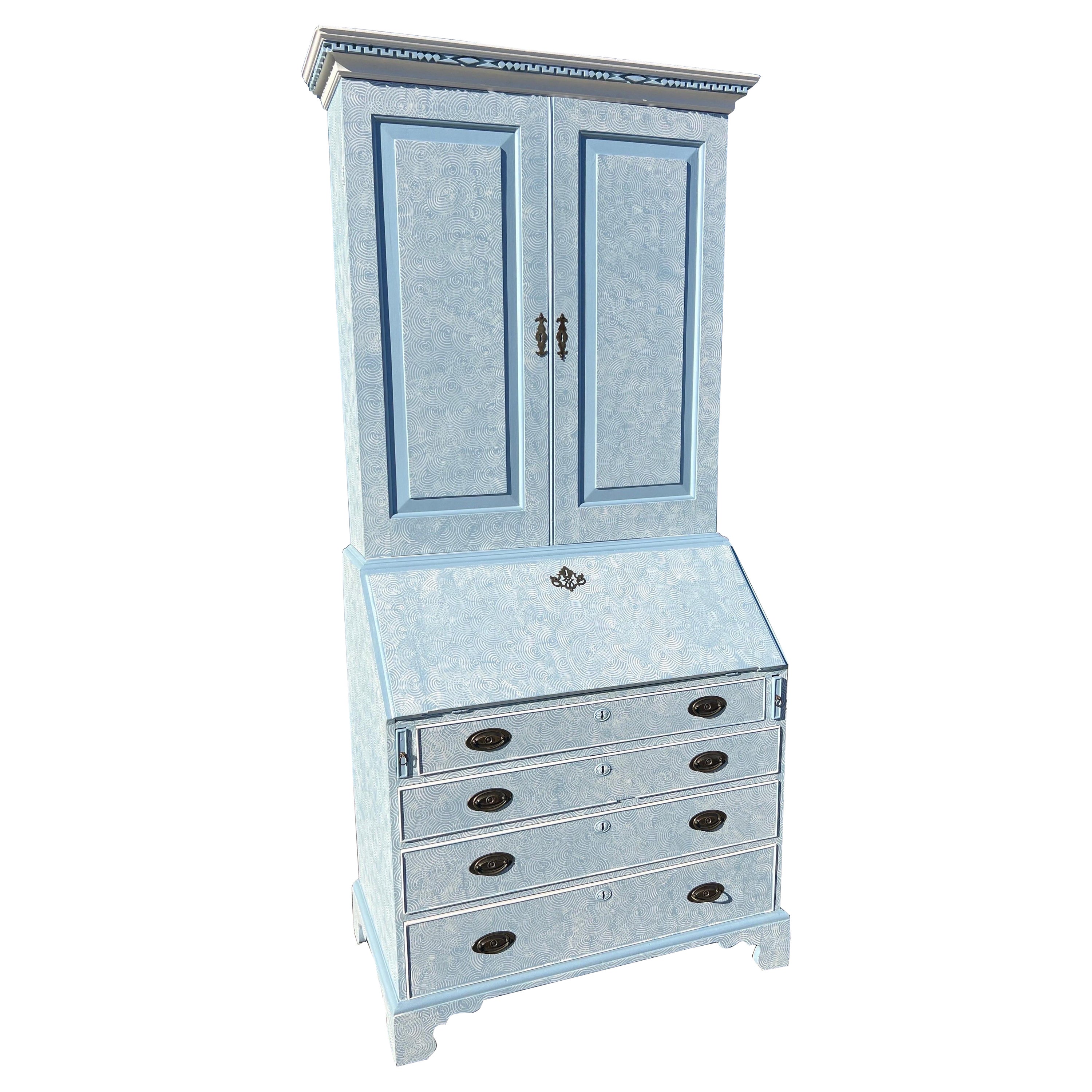 Secrétaire géorgien du XVIIIe siècle en bois peint à la main en bleu. en vente