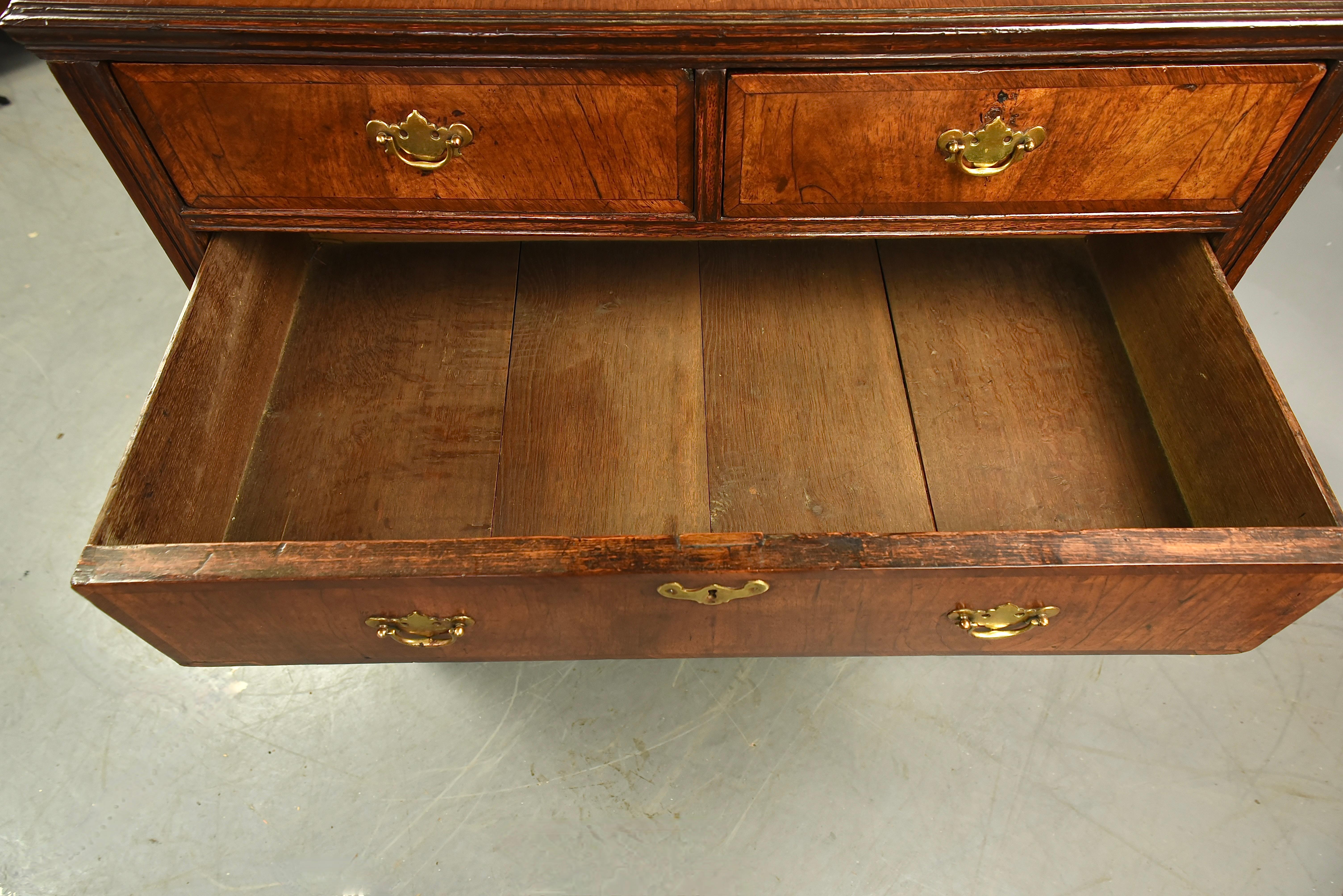 18th century Georgian walnut commode chest of drawers  4