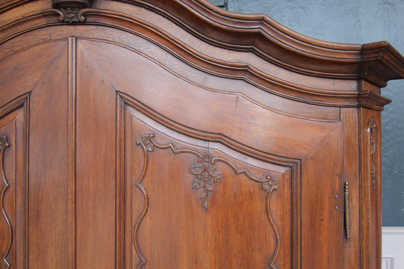 18th Century German Baroque Armoire Made of Oak For Sale 3