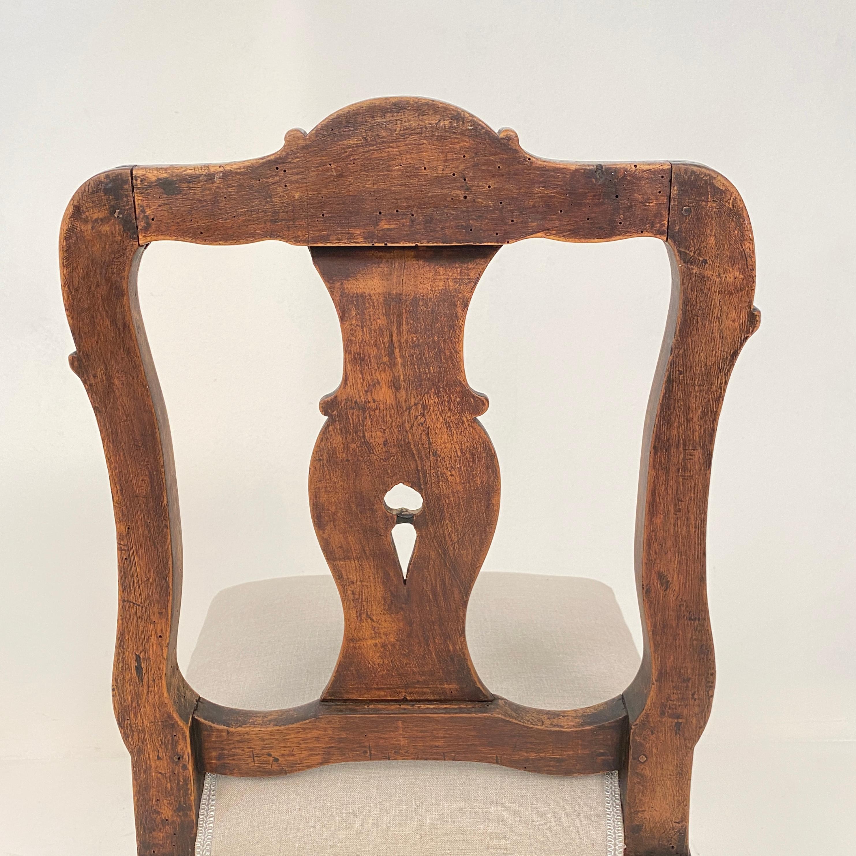 18th Century German Baroque Chair in Carved Walnut, circa 1740 For Sale 5