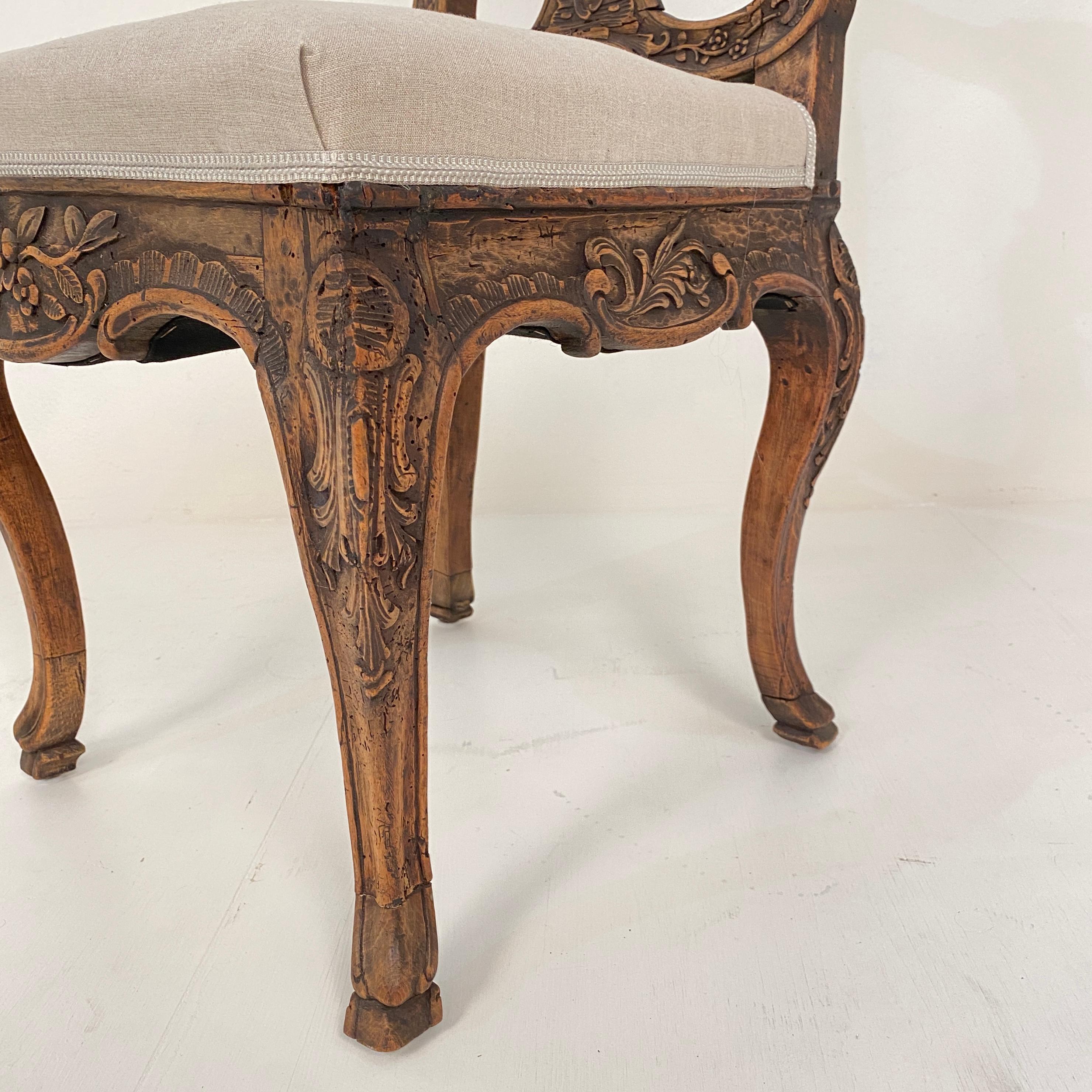 18th Century German Baroque Chair in Carved Walnut, circa 1740 For Sale 7