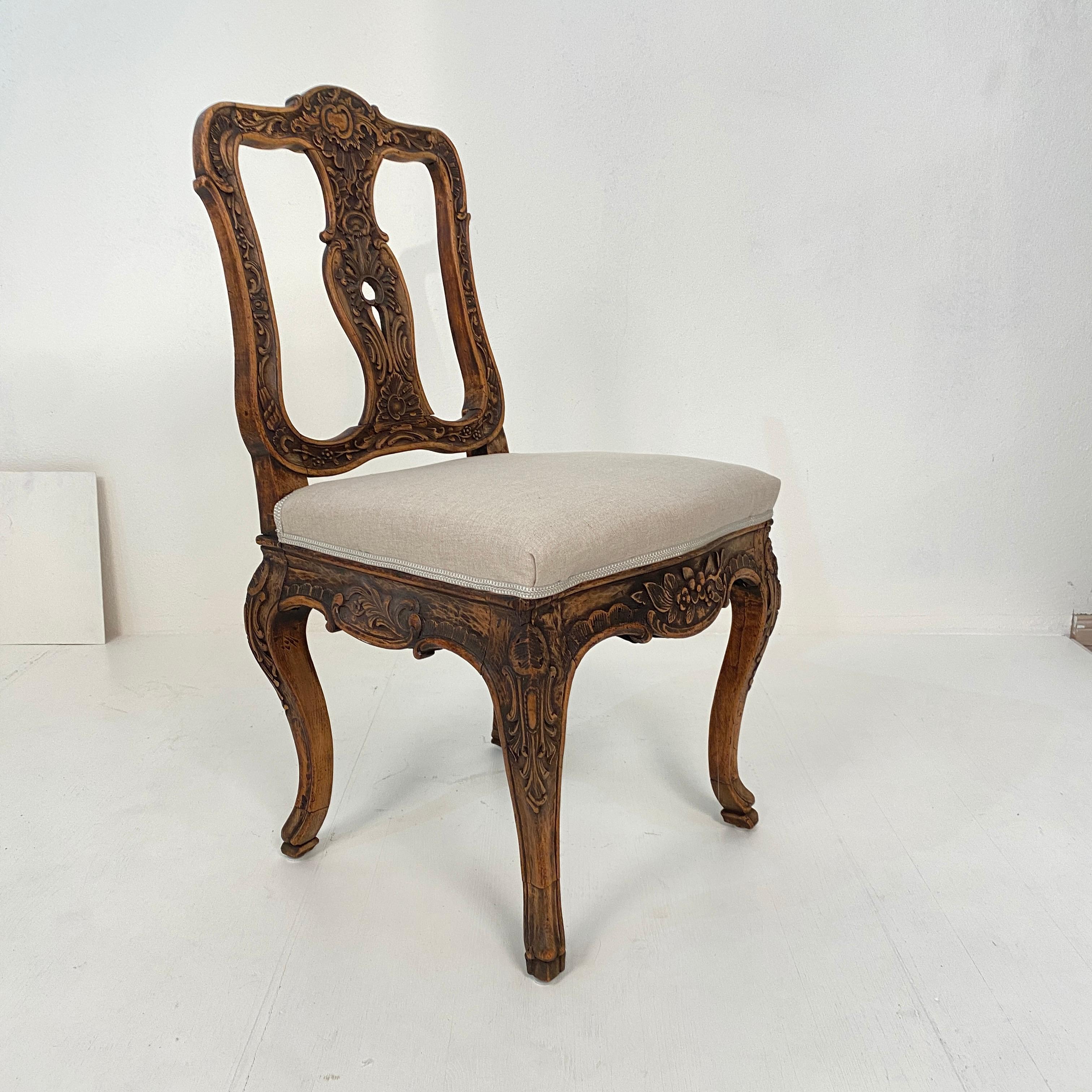 18th Century German Baroque Chair in Carved Walnut, circa 1740 For Sale 10