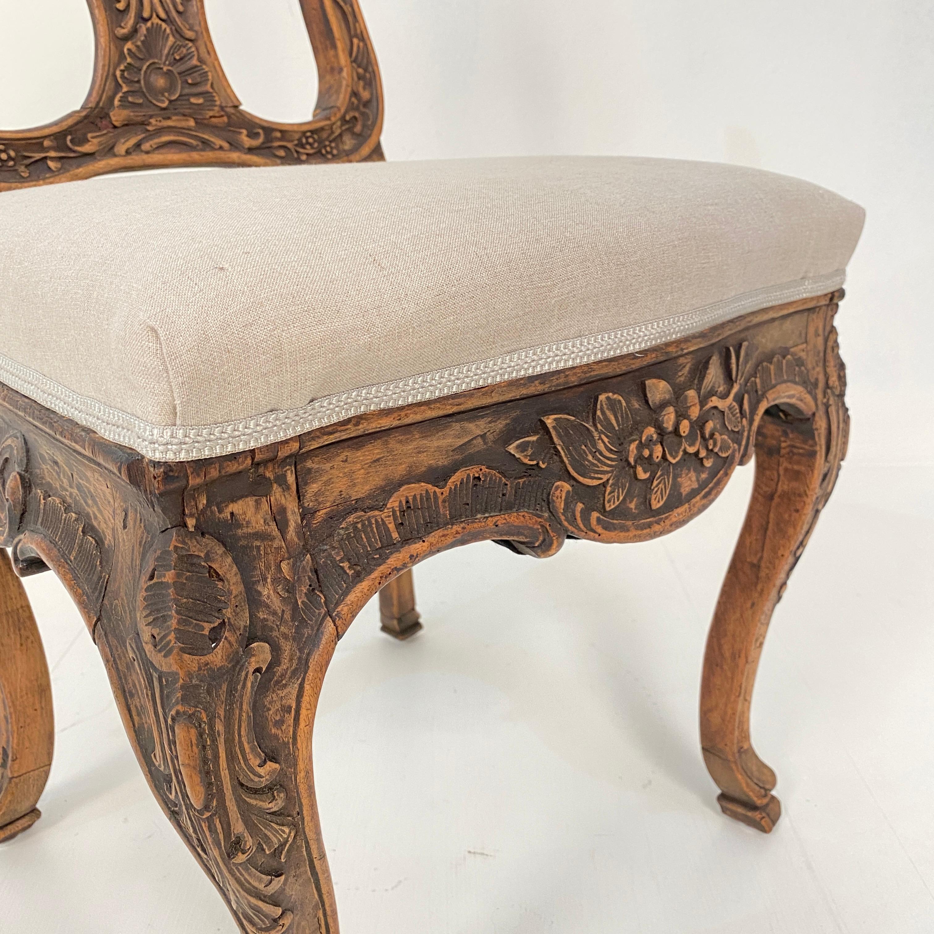 18th Century German Baroque Chair in Carved Walnut, circa 1740 For Sale 12