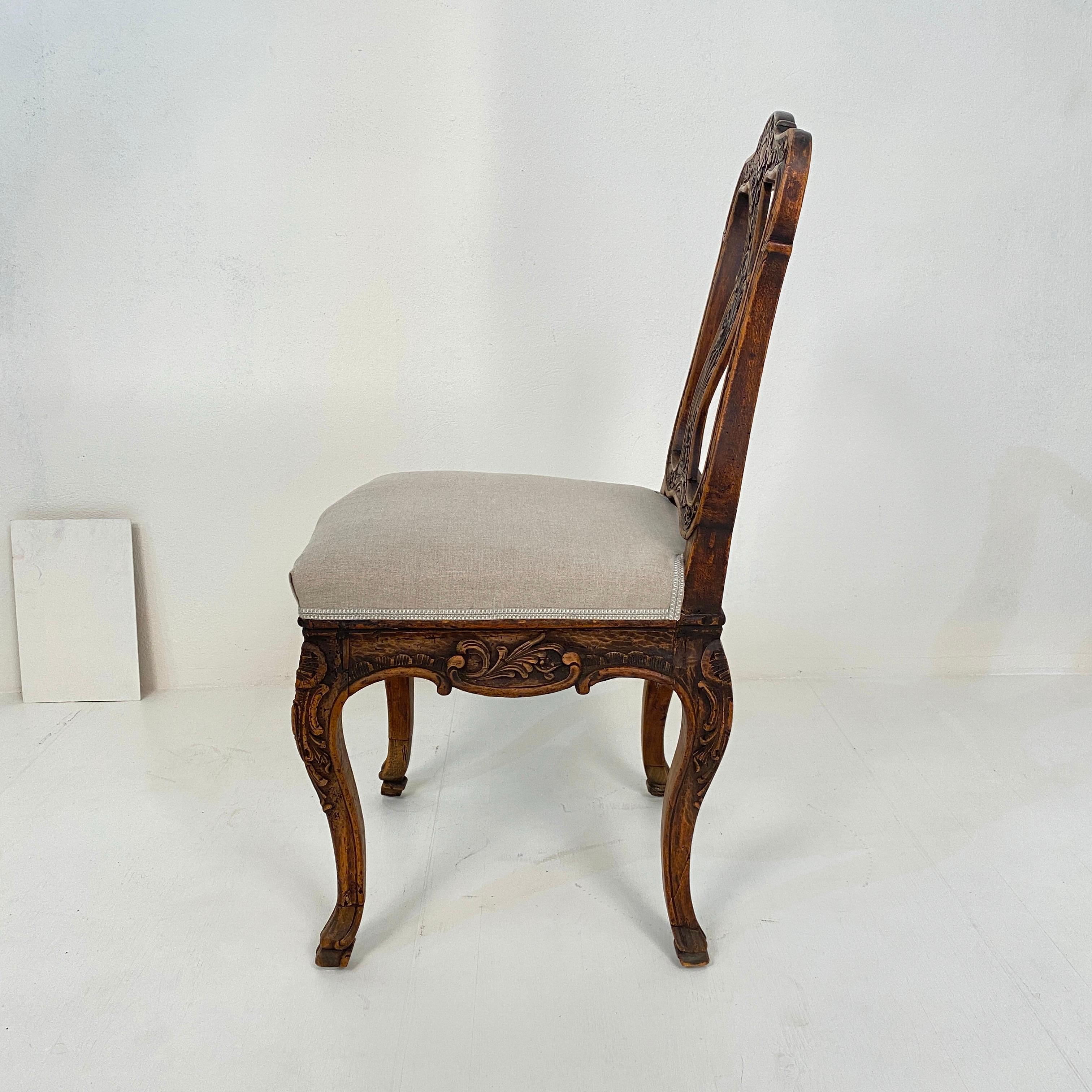 18th Century German Baroque Chair in Carved Walnut, circa 1740 For Sale 2