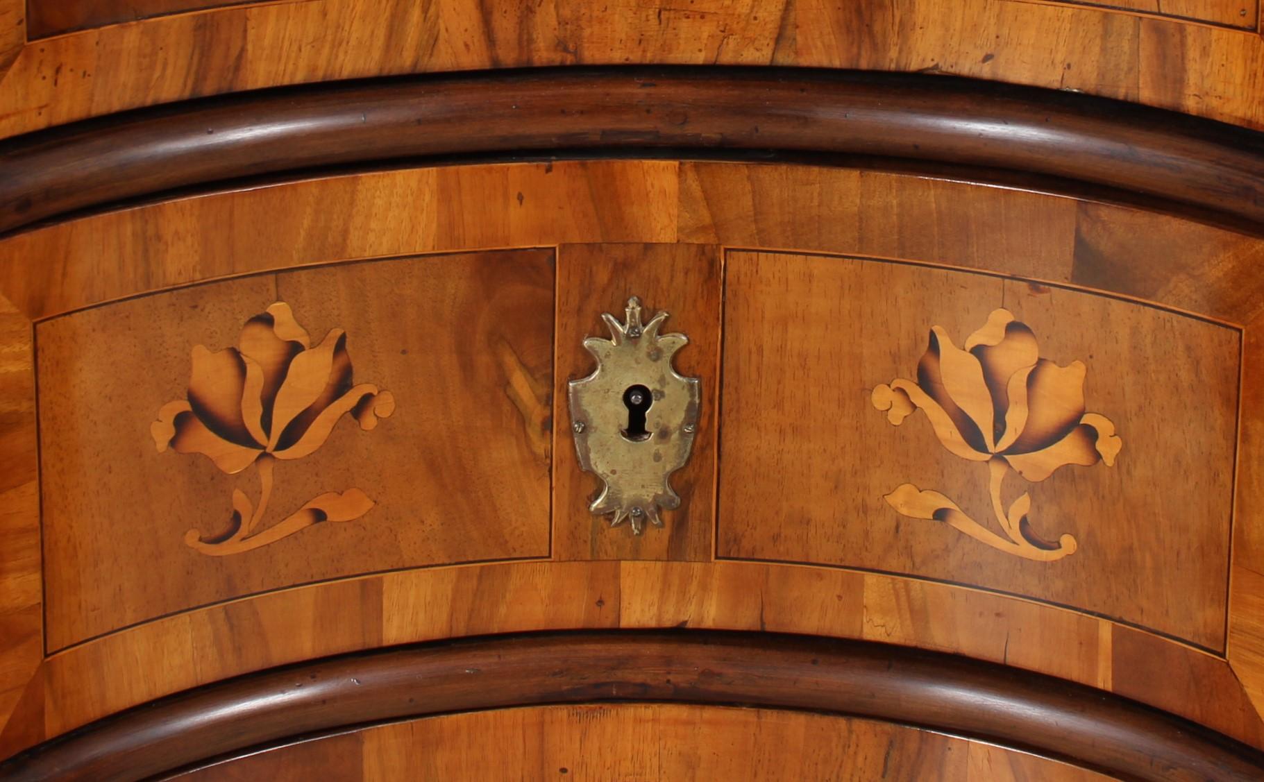 18th Century German Baroque Chest of Drawer, Commode Louis XV, Walnut, Marquetry In Good Condition For Sale In Greven, DE
