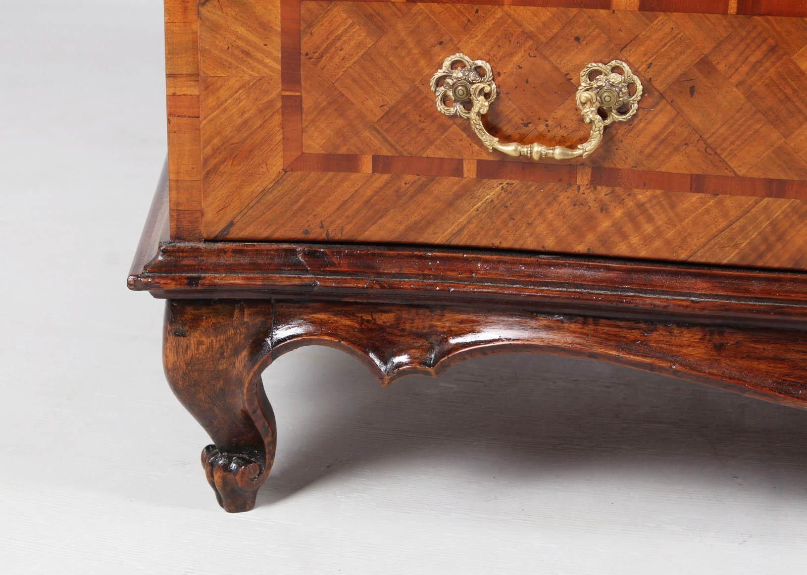 18th Century German Baroque Chest of Drawers, Commode, Walnut, circa 1760-1770 4