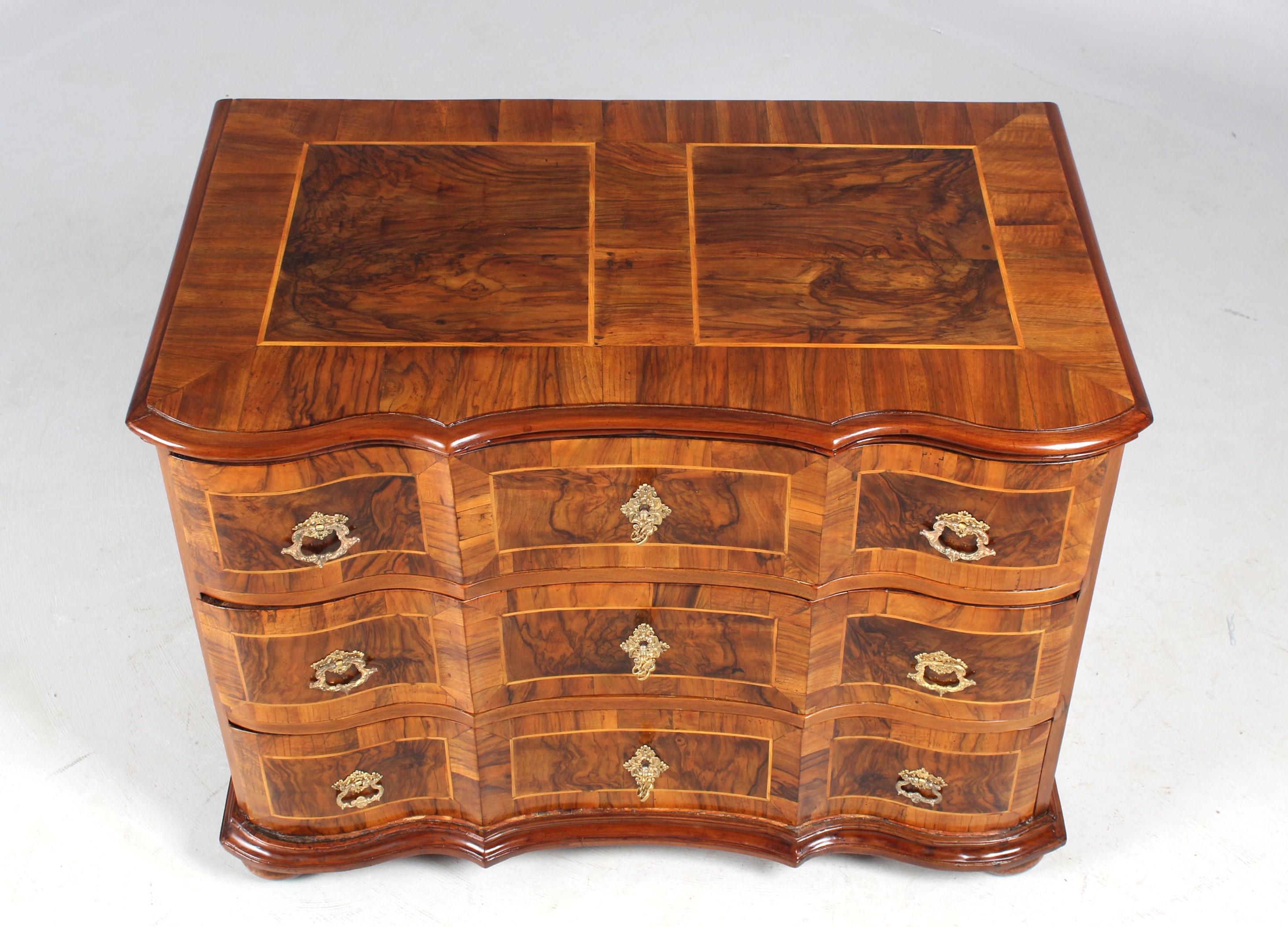 18th Century German Baroque Chest of Drawers, Walnut, circa 1760 In Good Condition In Greven, DE
