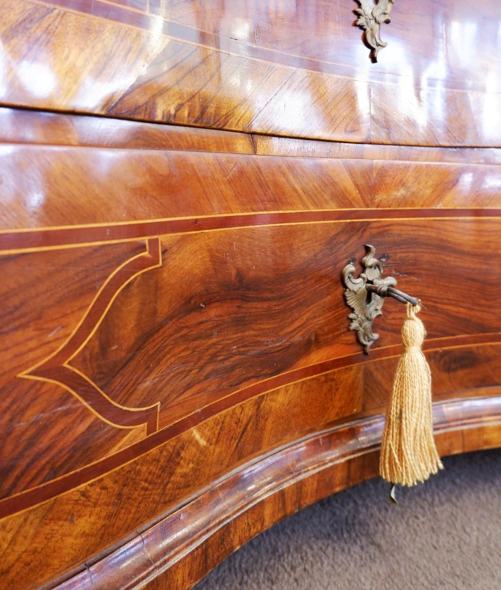 18th Century German Baroque Chest of Drawers, Walnut In Good Condition In Brussels, BE