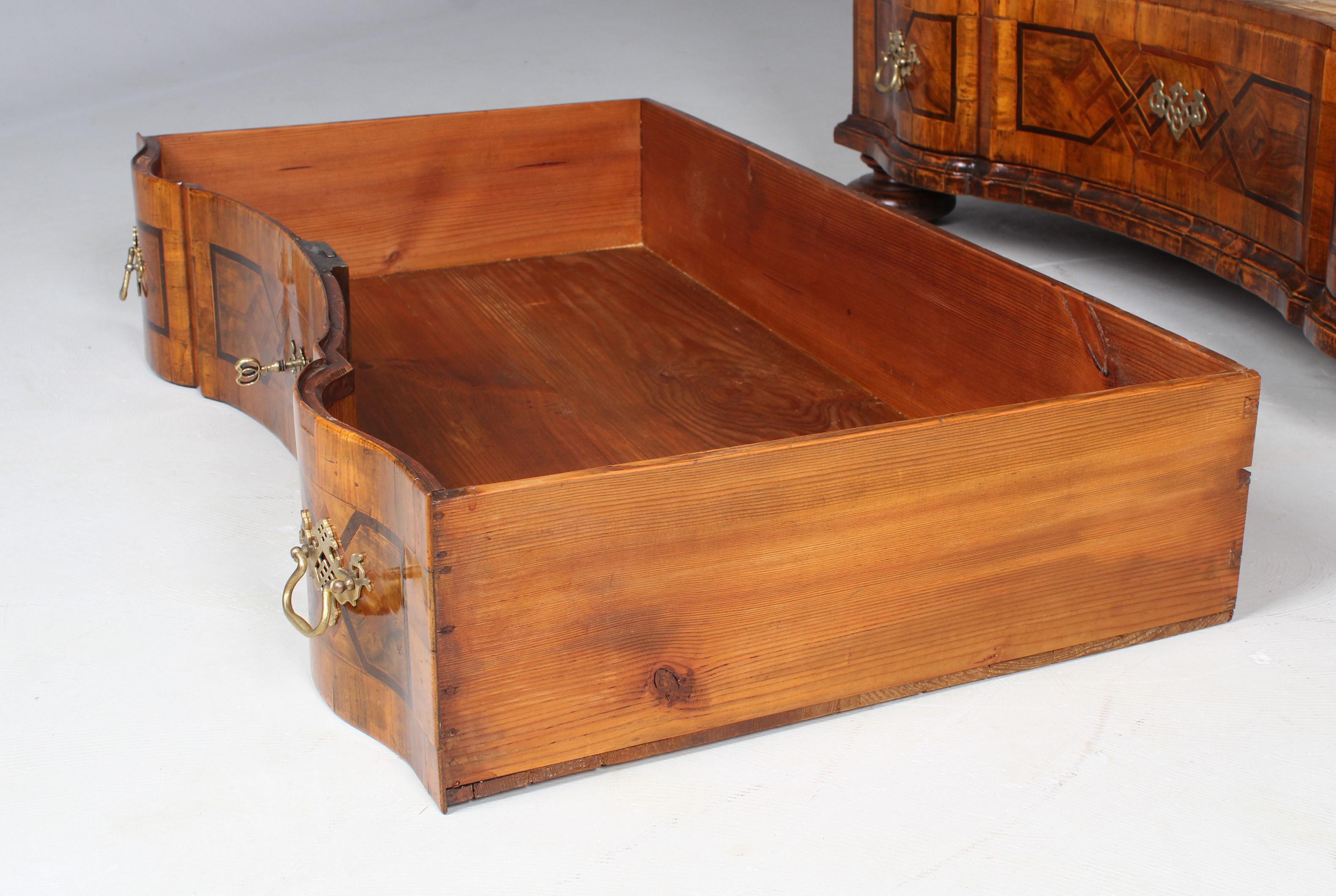 18th Century German Baroque Chest of Drawers with Fantastic Patina 10