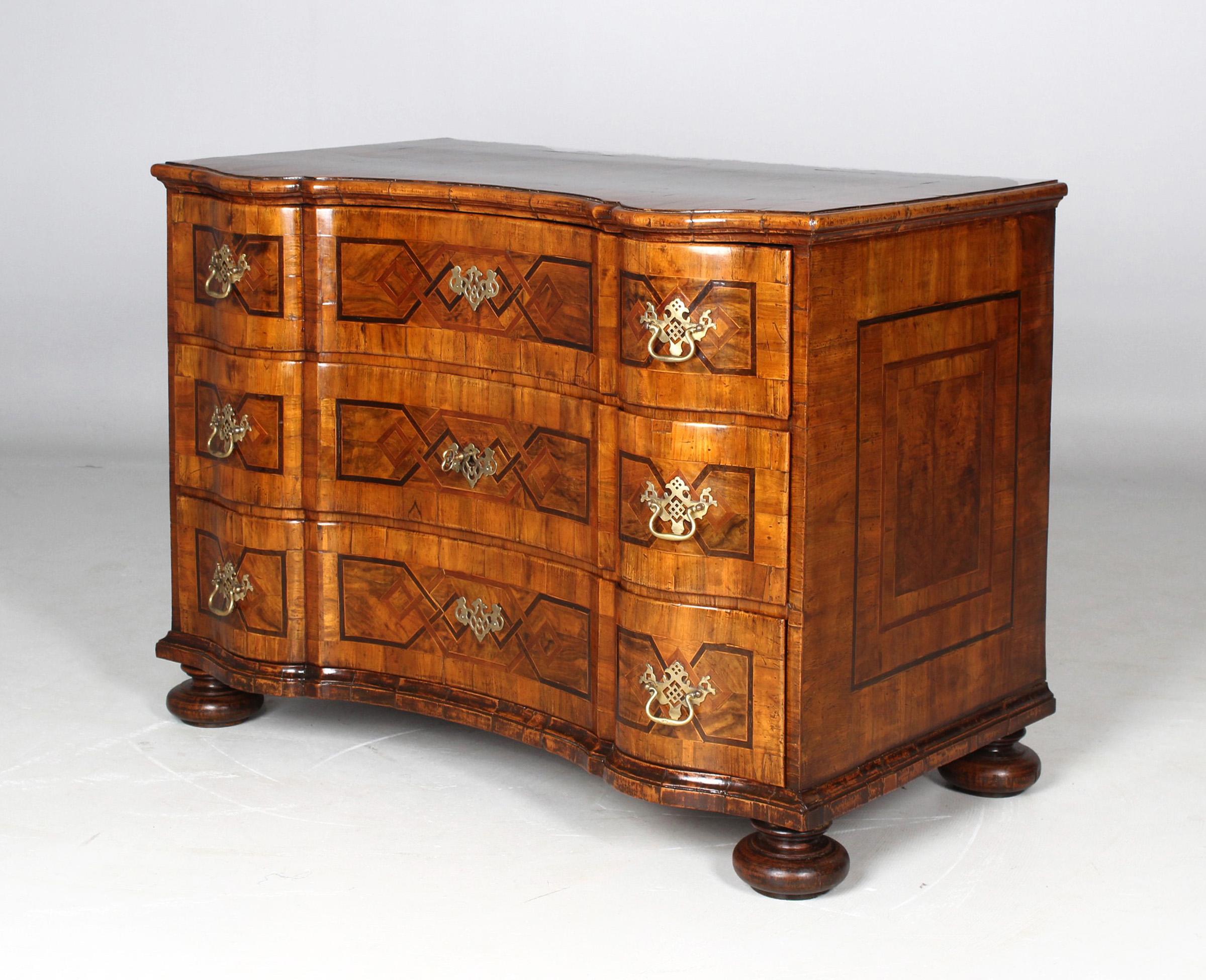 18th Century German Baroque Chest of Drawers with Fantastic Patina 1