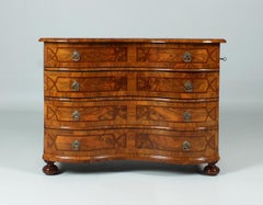 18th Century German Baroque Commode with Central Locker, Walnut, circa 1750