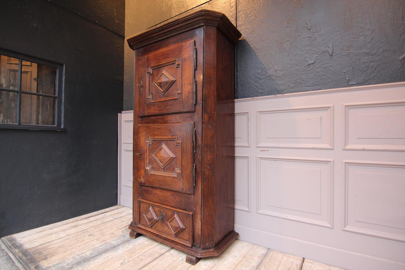 18th Century German Baroque Cupboard In Good Condition In Dusseldorf, DE