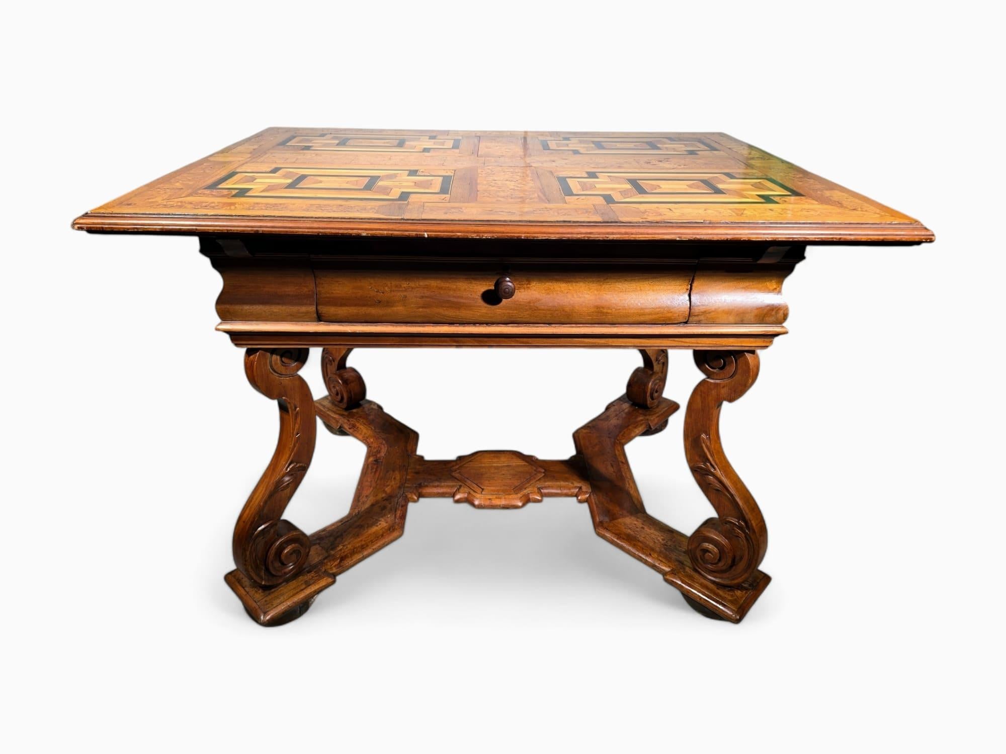 Mesa barroca alemana del siglo XVIII en venta 10
