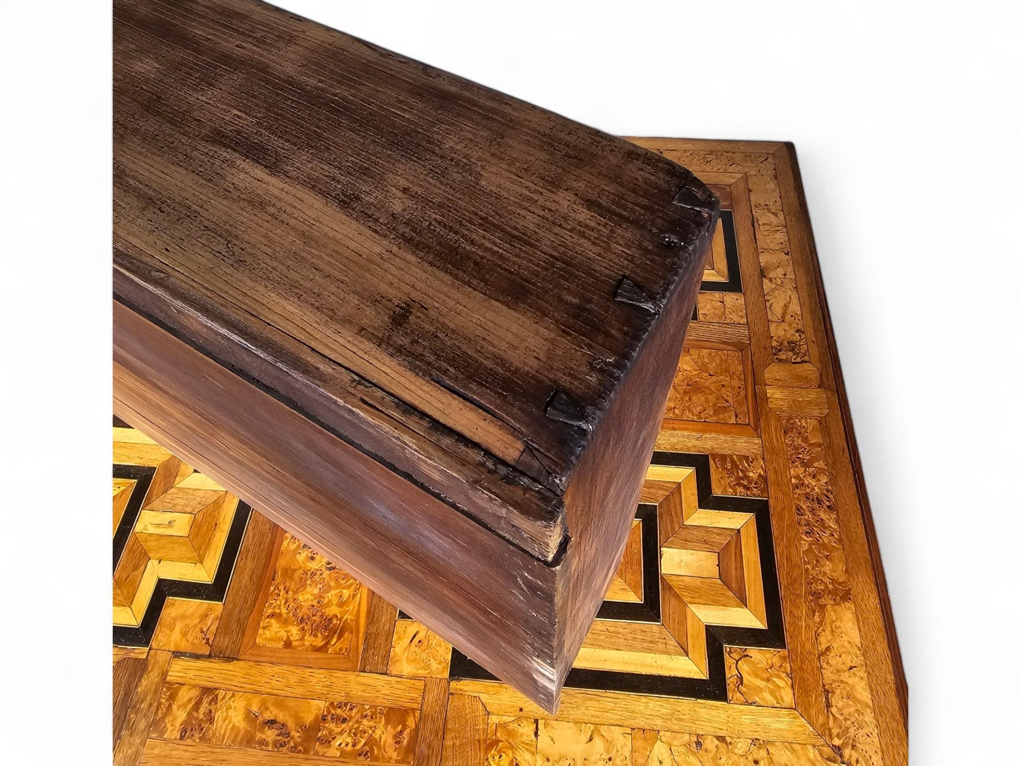 Mesa barroca alemana del siglo XVIII en Bueno estado para la venta en Madrid, ES