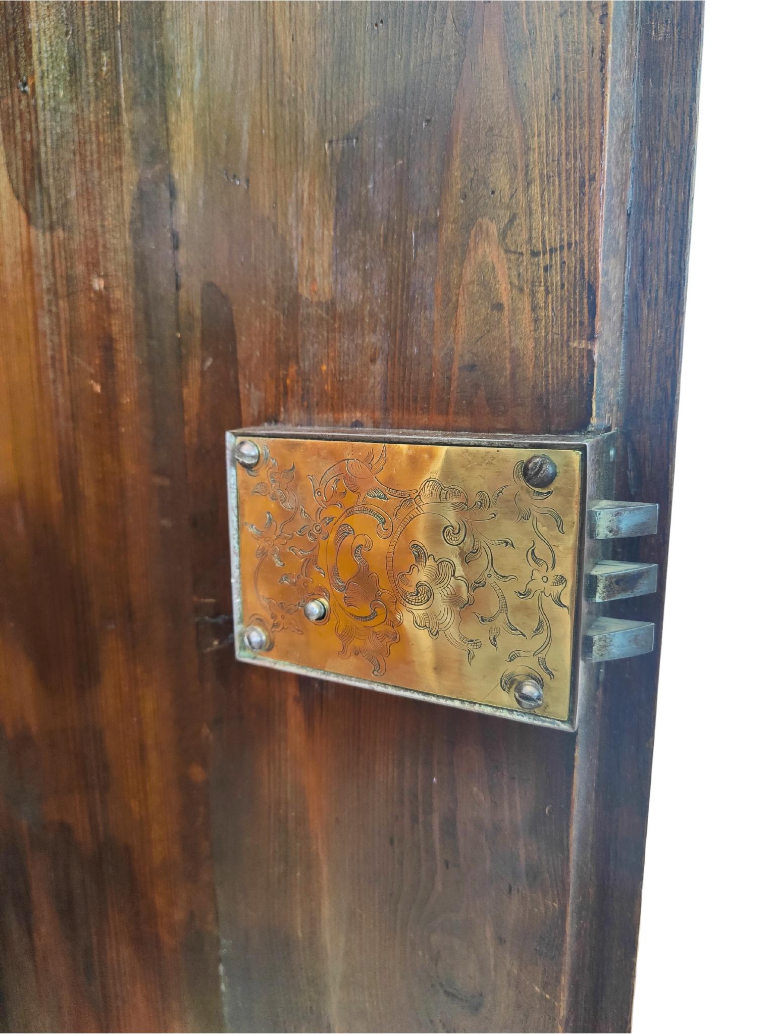 Armadio barocco tedesco del XVIII secolo - Armadio a onde di Norimberga in noce In condizioni buone in vendita a Darmstadt, DE