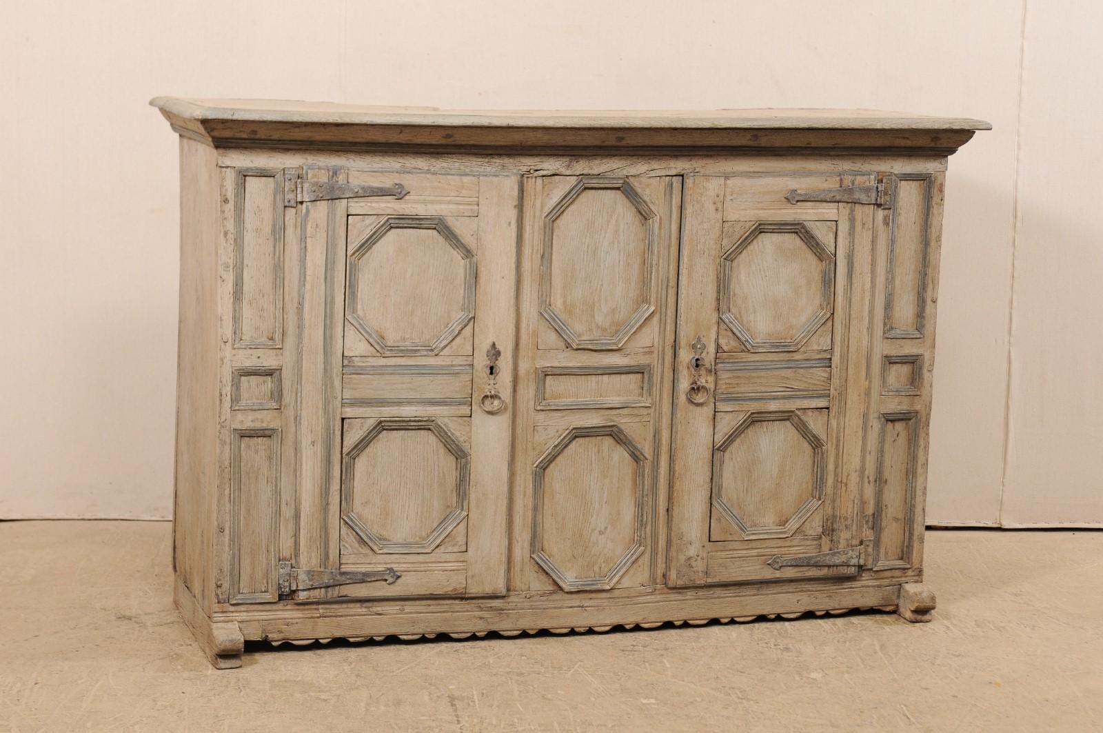 18th Century German Carved and Painted Wood Sideboard Cabinet (Deutsch)