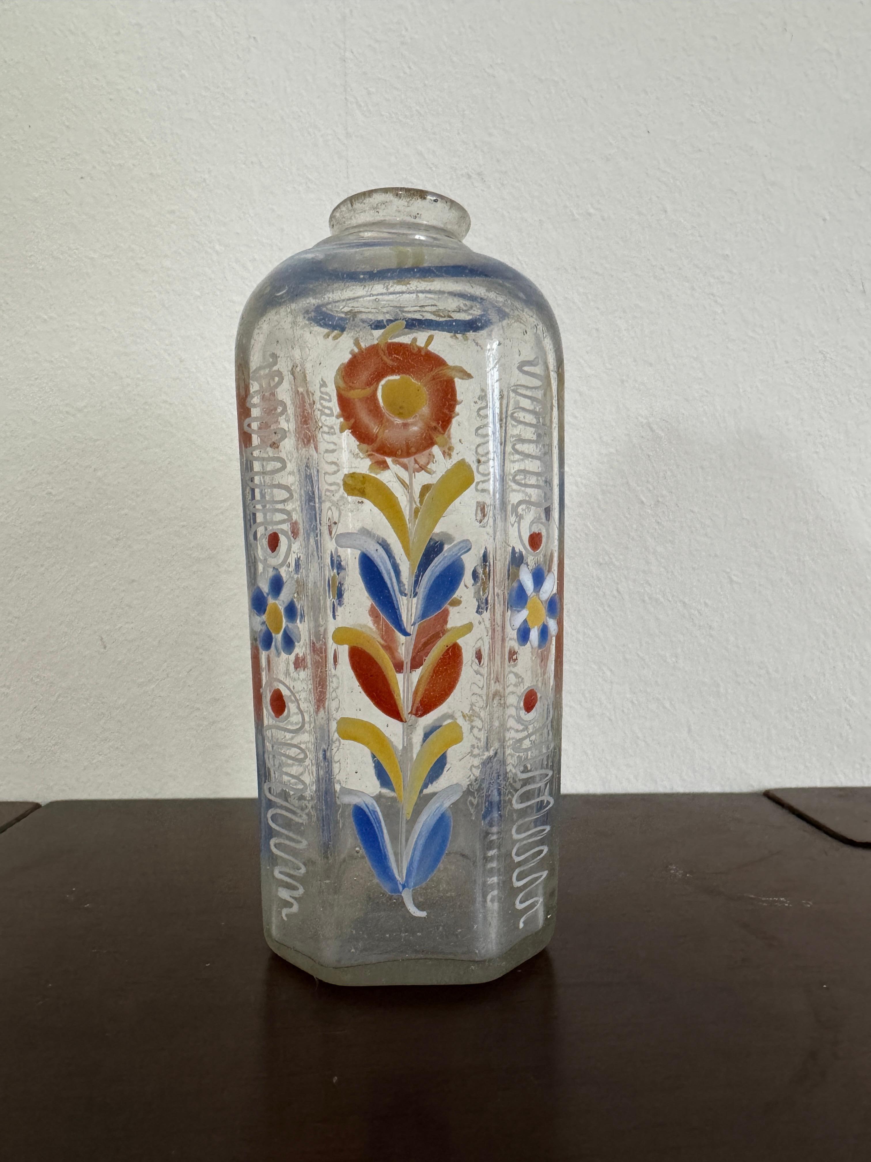 Tedesco Bottiglia decorata in vetro trasparente del XVIII secolo in vendita