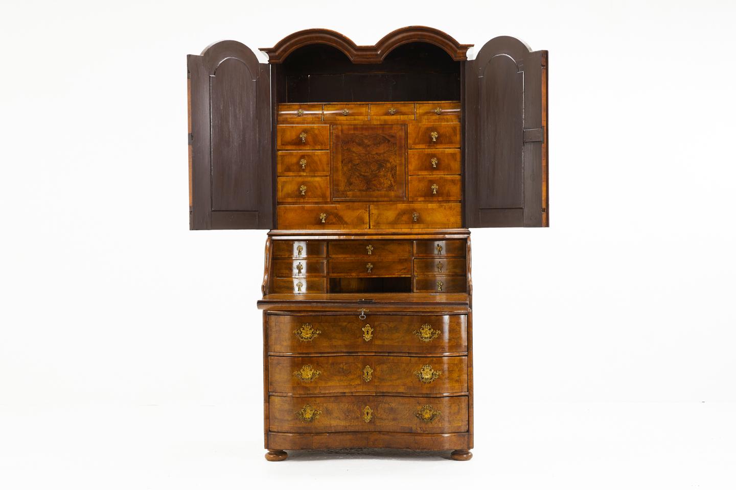 18th Century German Double Dome Walnut Bureau Cabinet In Good Condition In Gloucestershire, GB