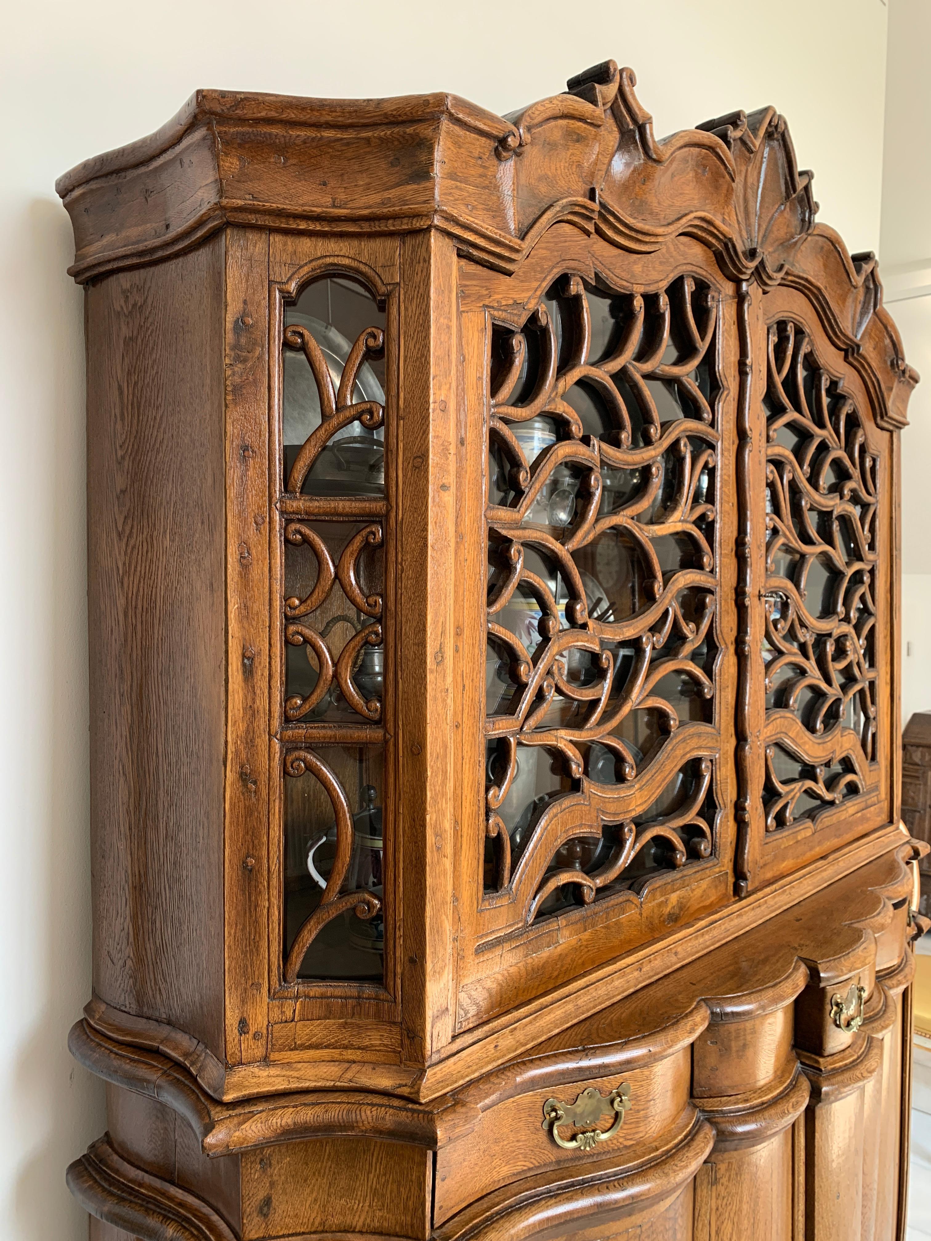 18th Century German Farmhouse Oak Kitchen Display Cabinet 3