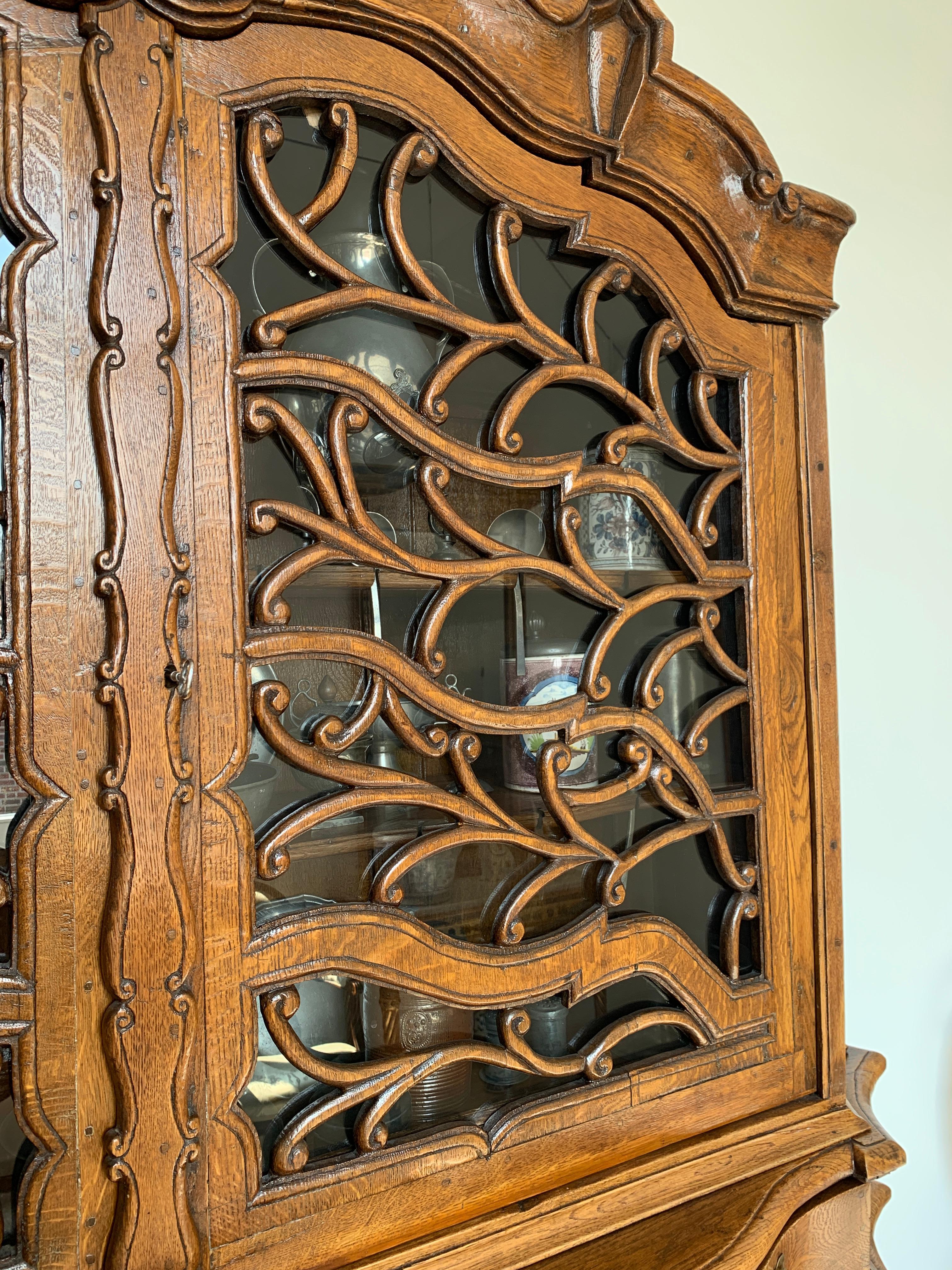 18th Century German Farmhouse Oak Kitchen Display Cabinet 1