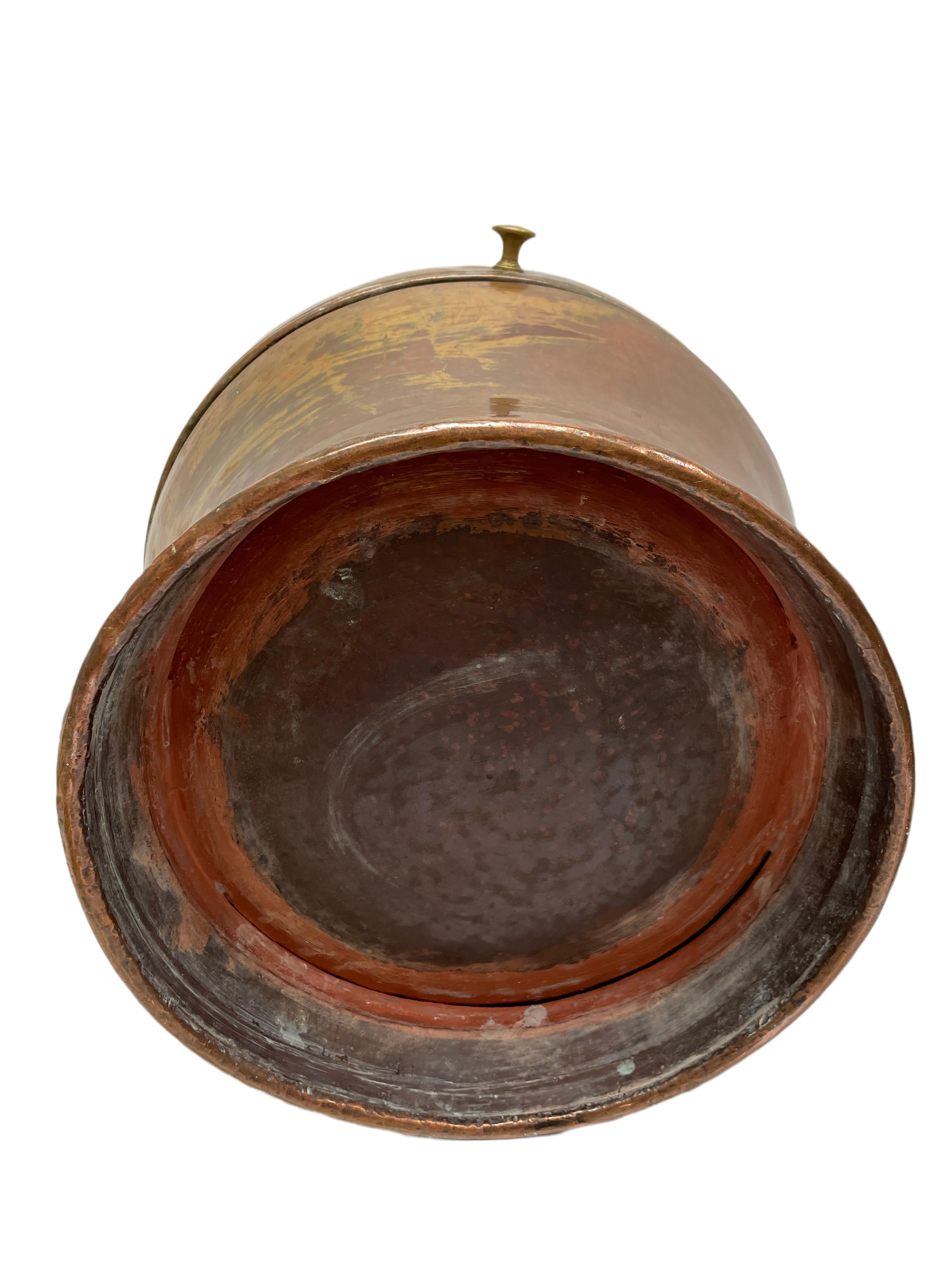 18th Century German Hammered Copper & Brass Bread Box, Kitchen Utensil For Sale 3