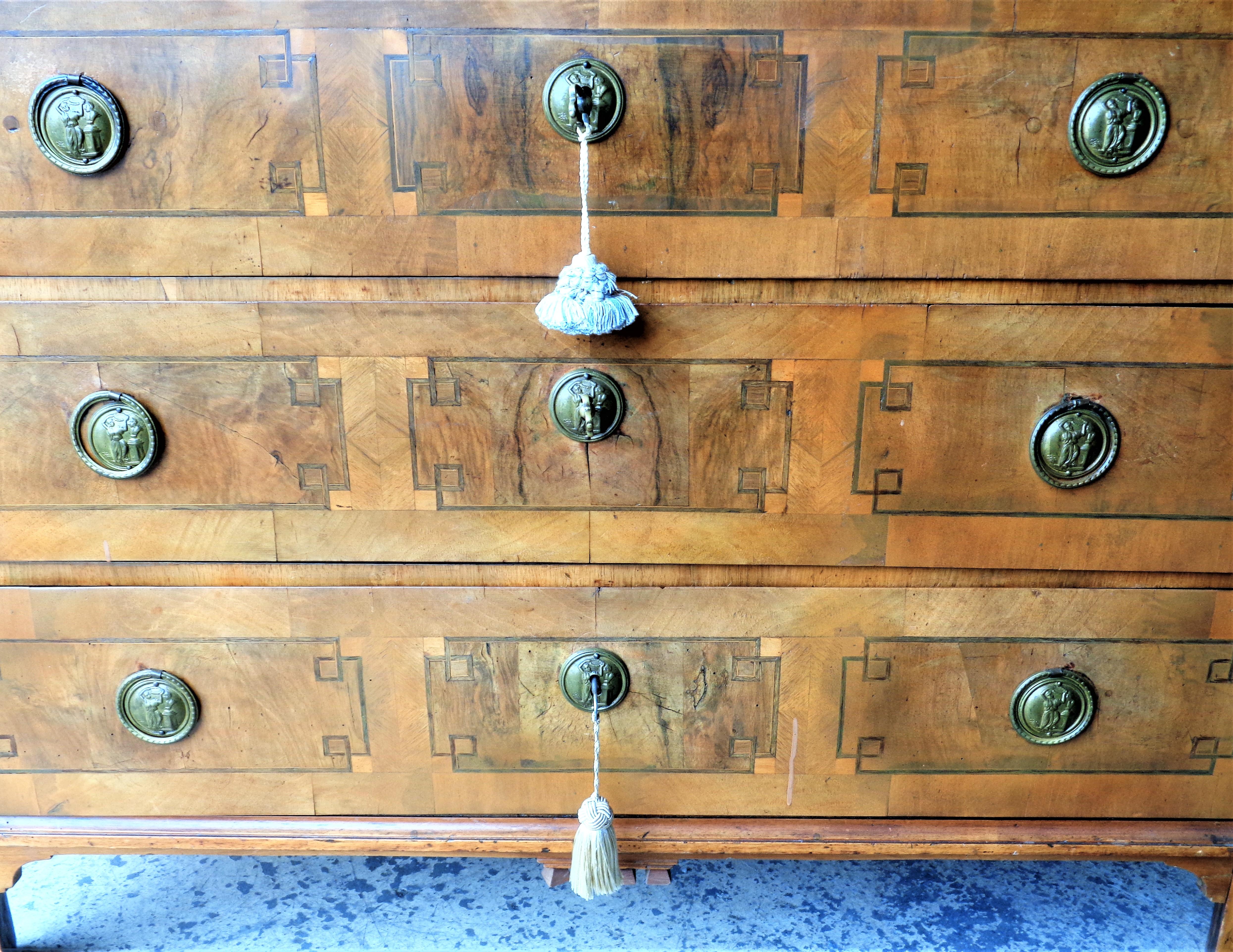 18th Century German Neoclassical Inlaid Chest of Drawers 10