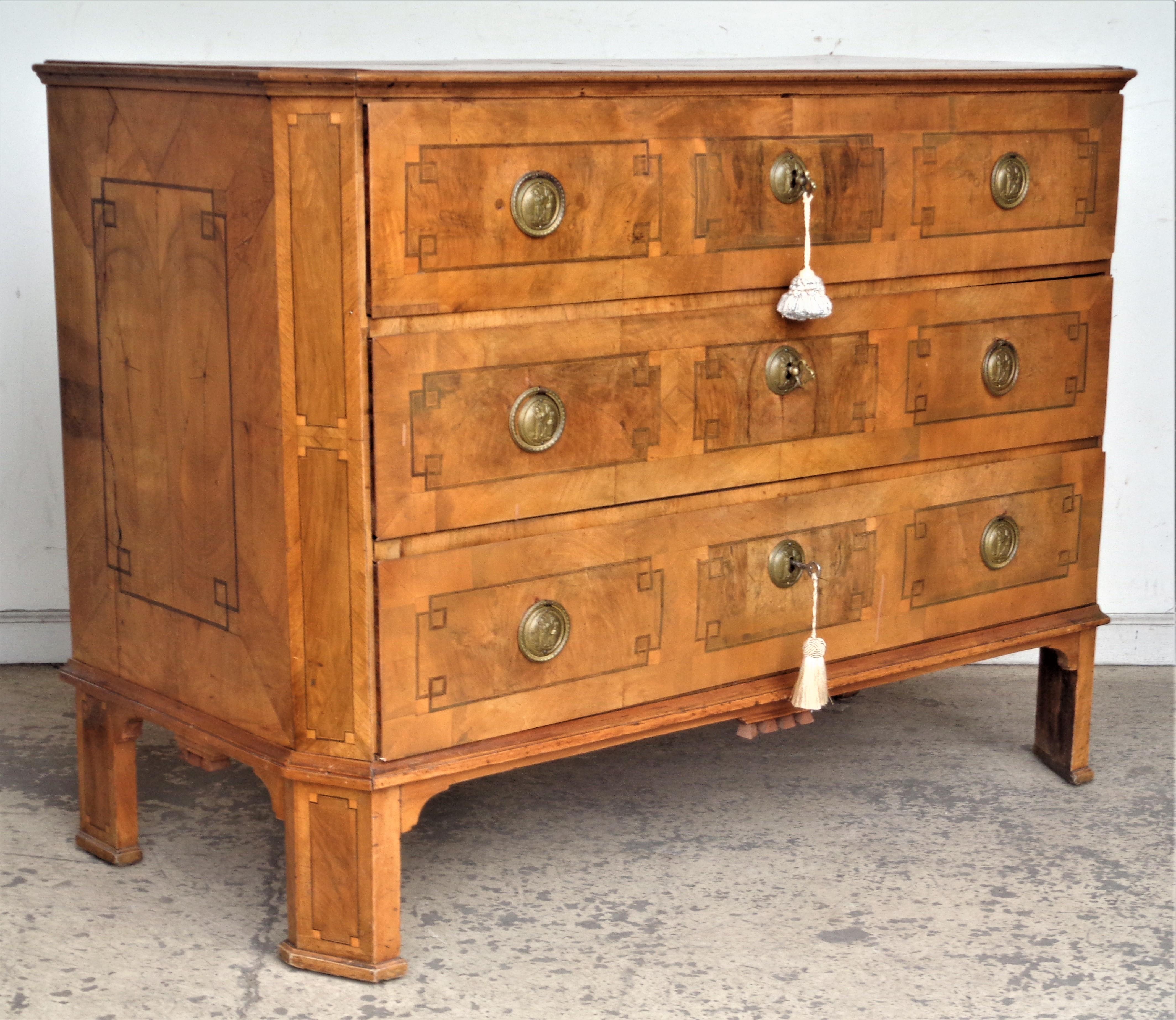 18th Century German Neoclassical Inlaid Chest of Drawers 15
