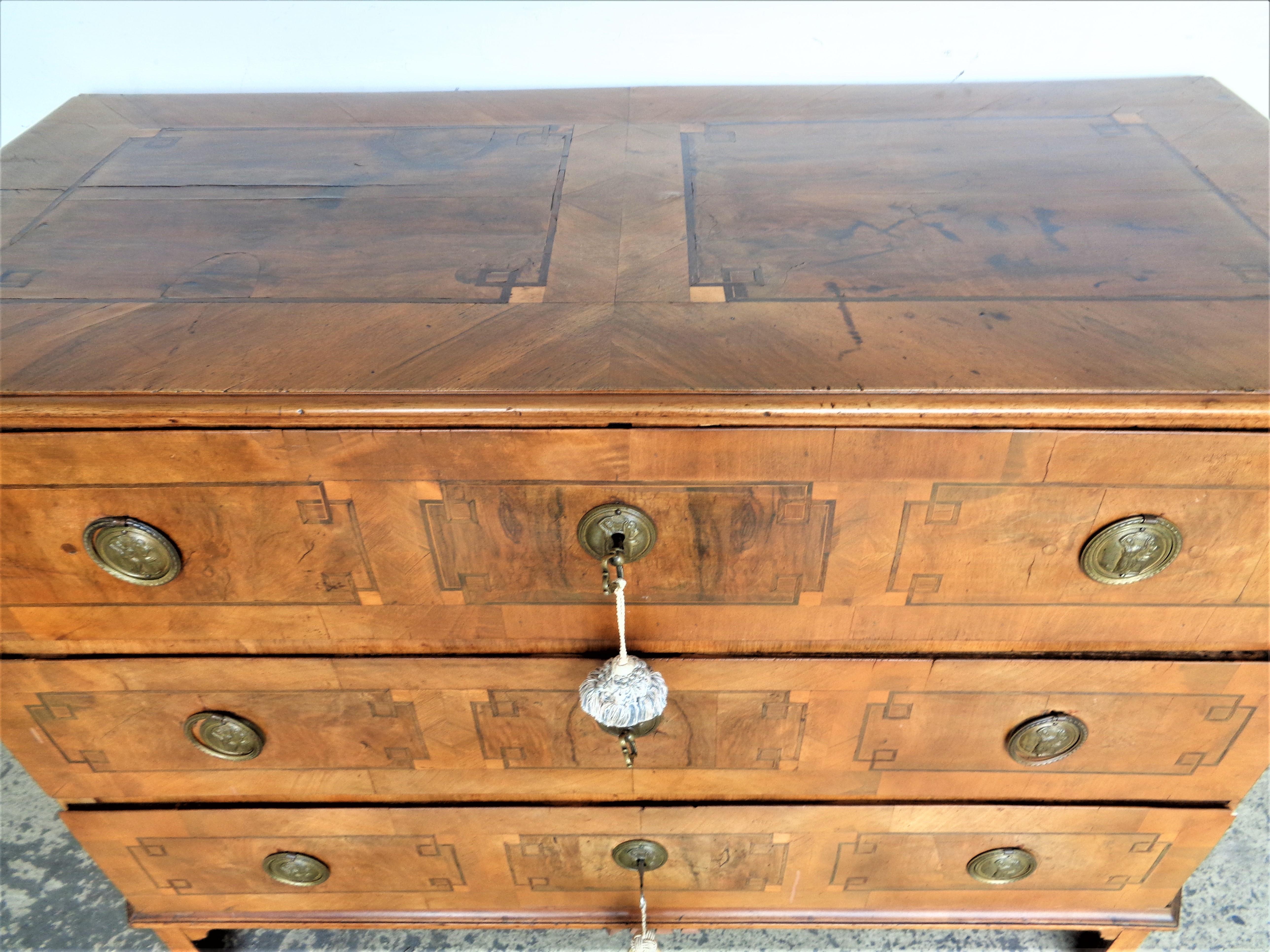18th Century German Neoclassical Inlaid Chest of Drawers In Good Condition In Rochester, NY