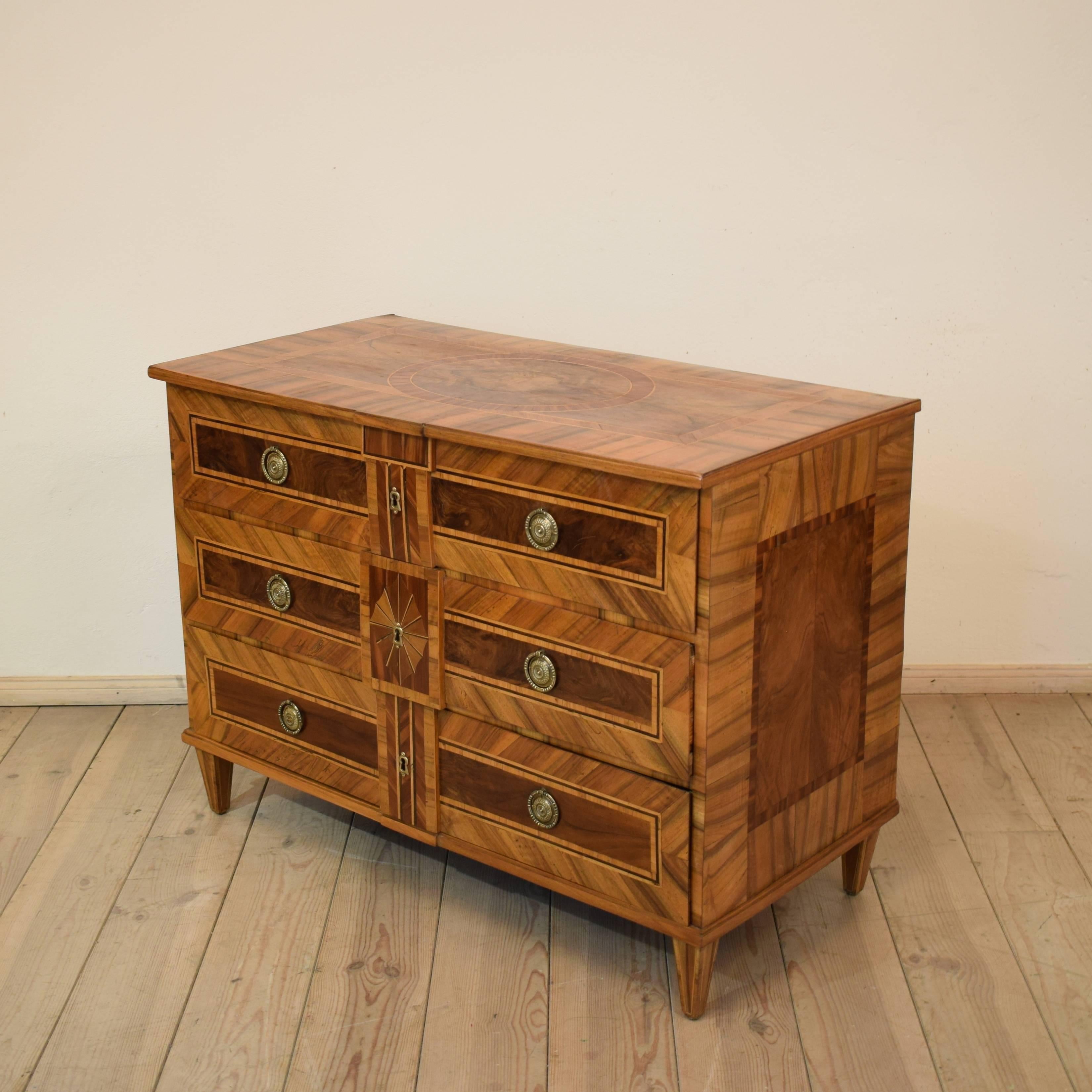 18th Century German Neoclassical Marquetry Commode, circa 1780 2
