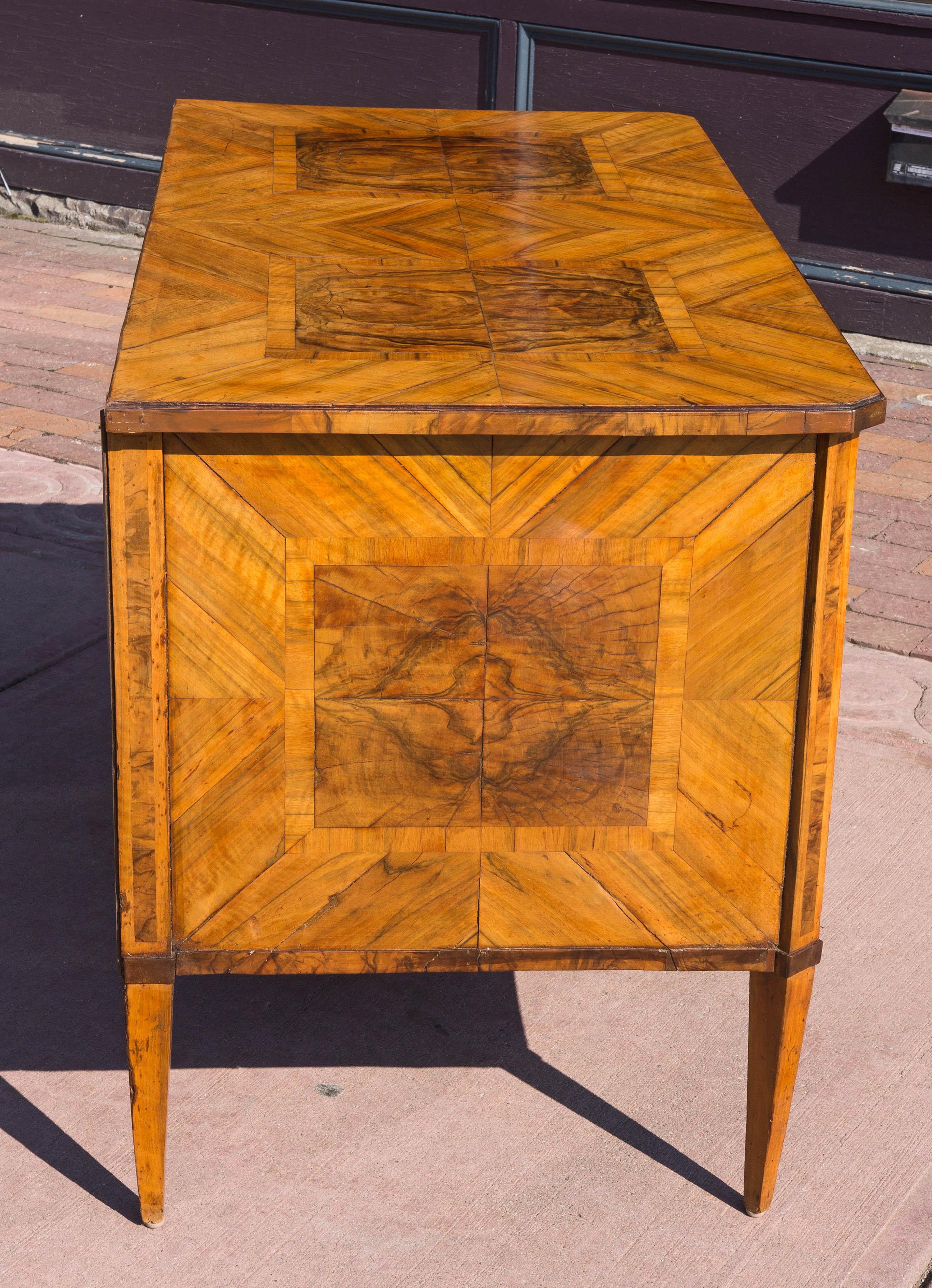 18th Century and Earlier 18th Century German Neoclassical Walnut Commode For Sale