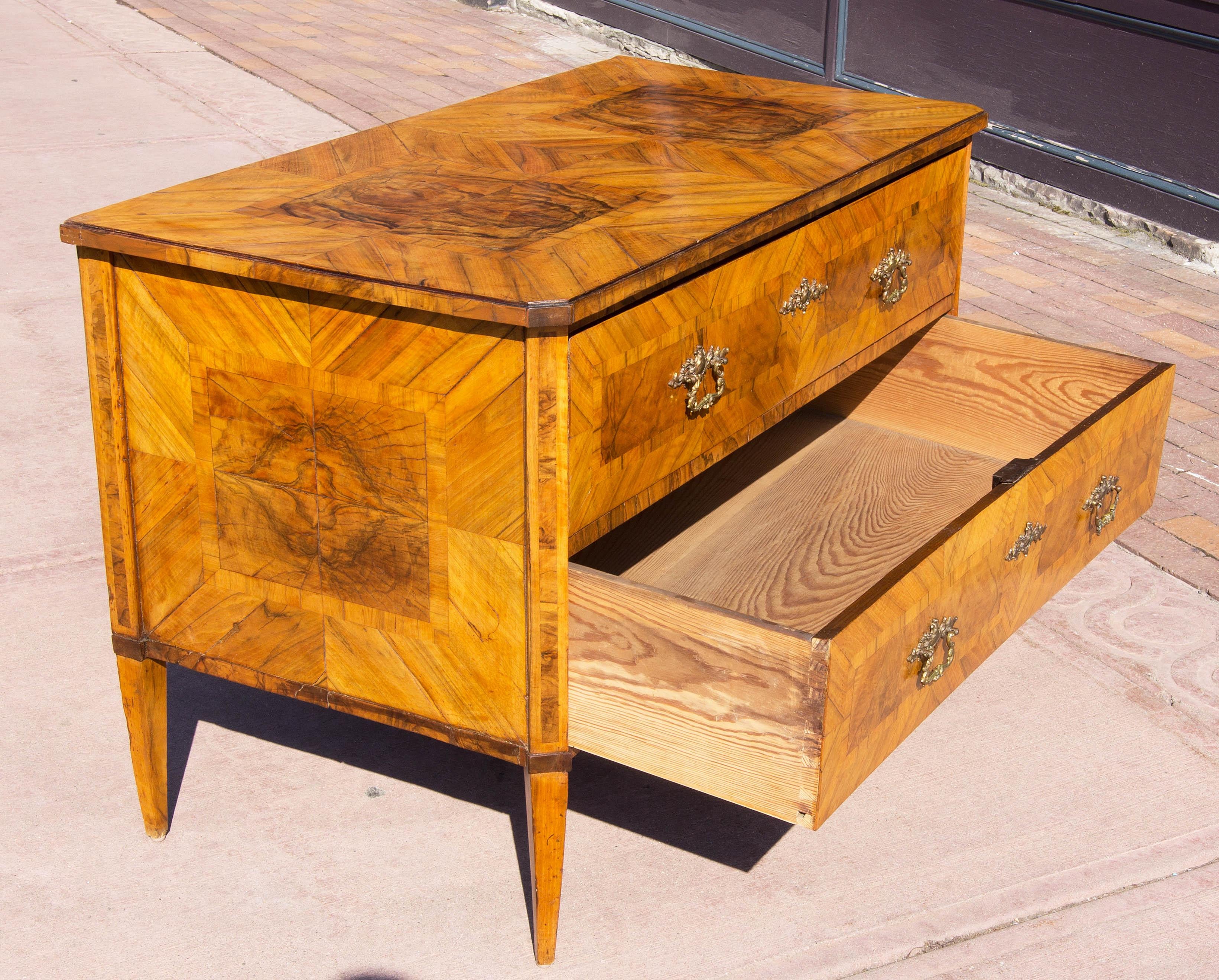 18th Century German Neoclassical Walnut Commode 2