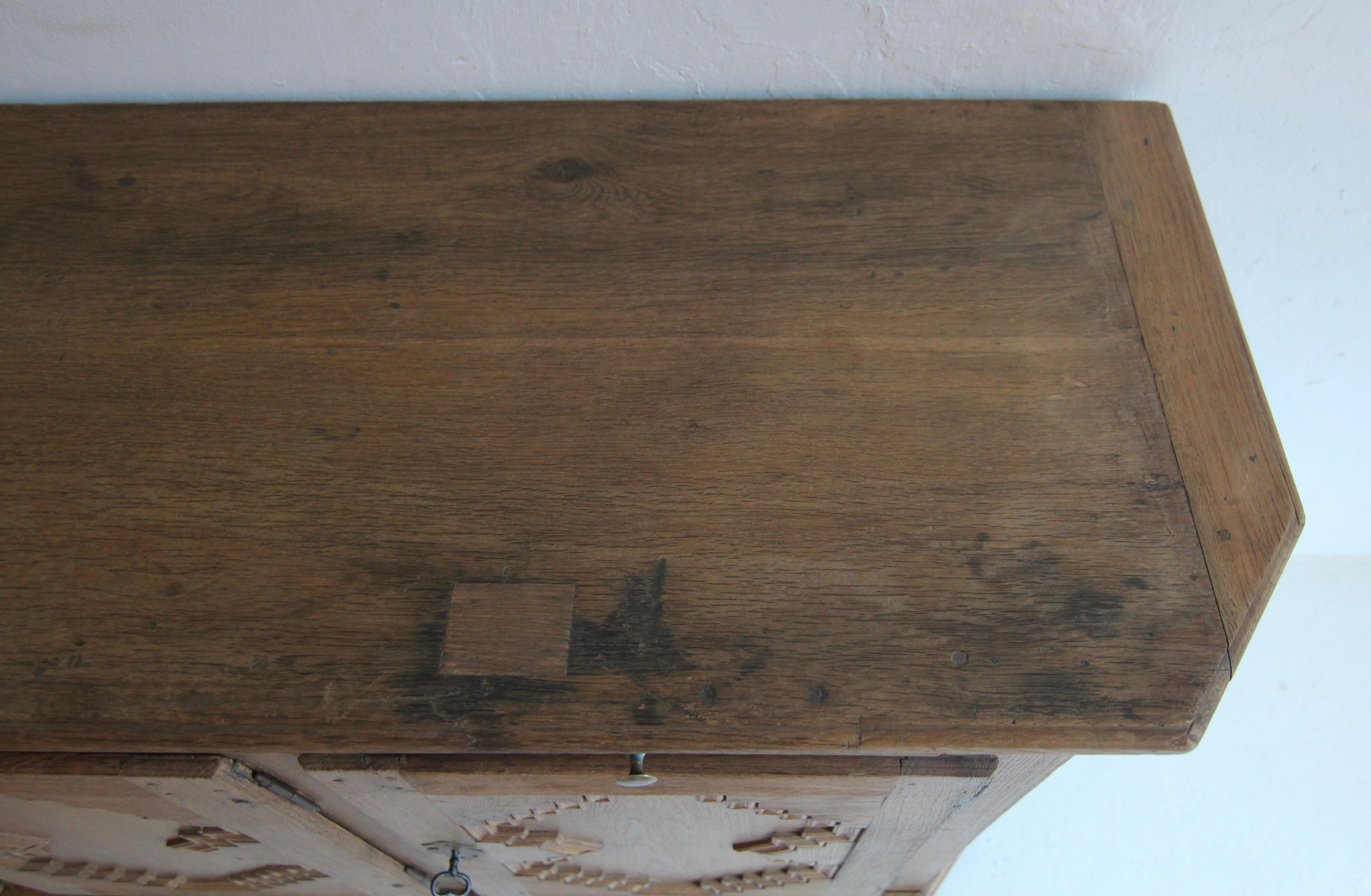 18th Century German Oak Buffet Sideboard 9