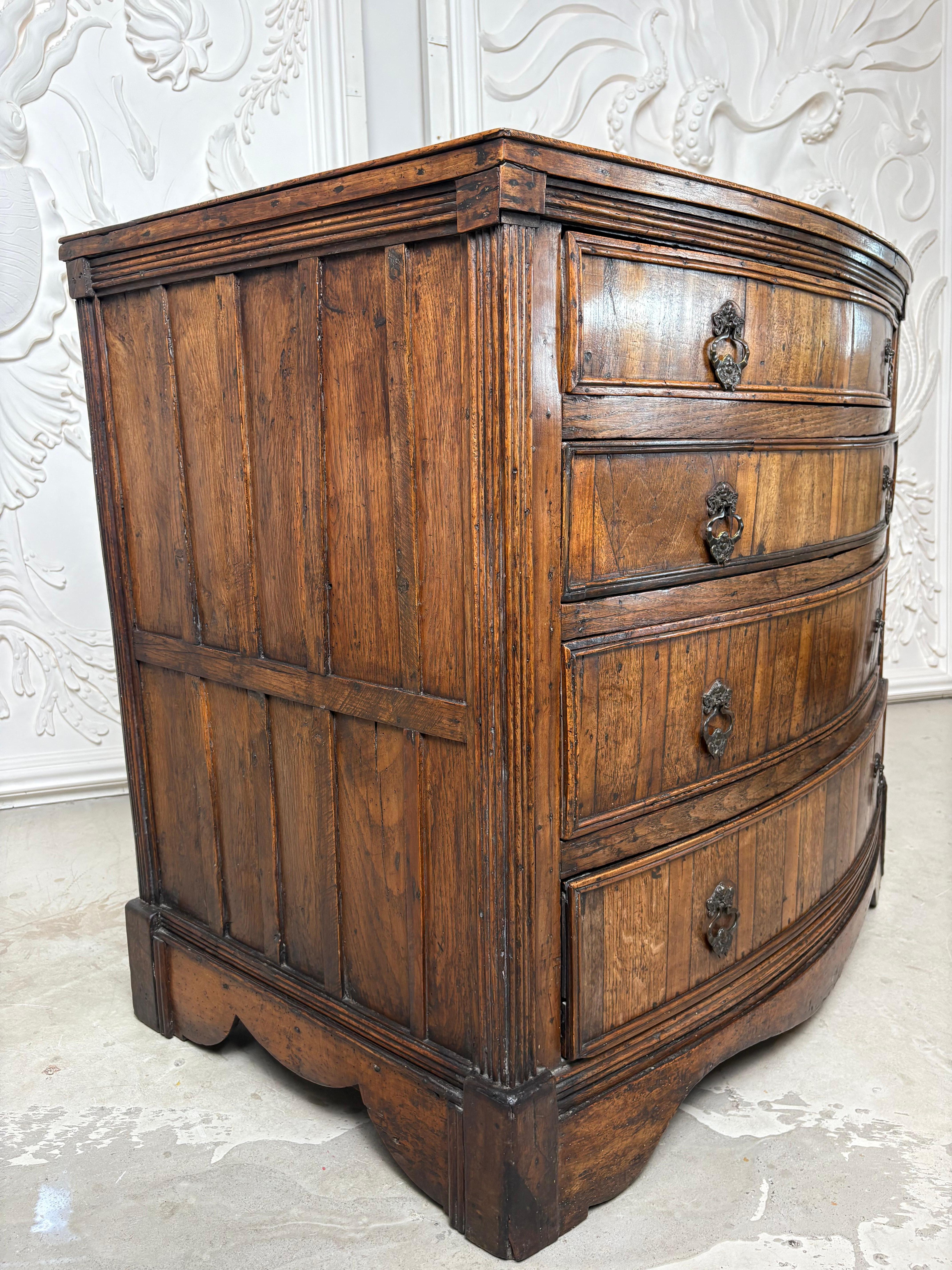 18th Century German Oak Commode For Sale 6
