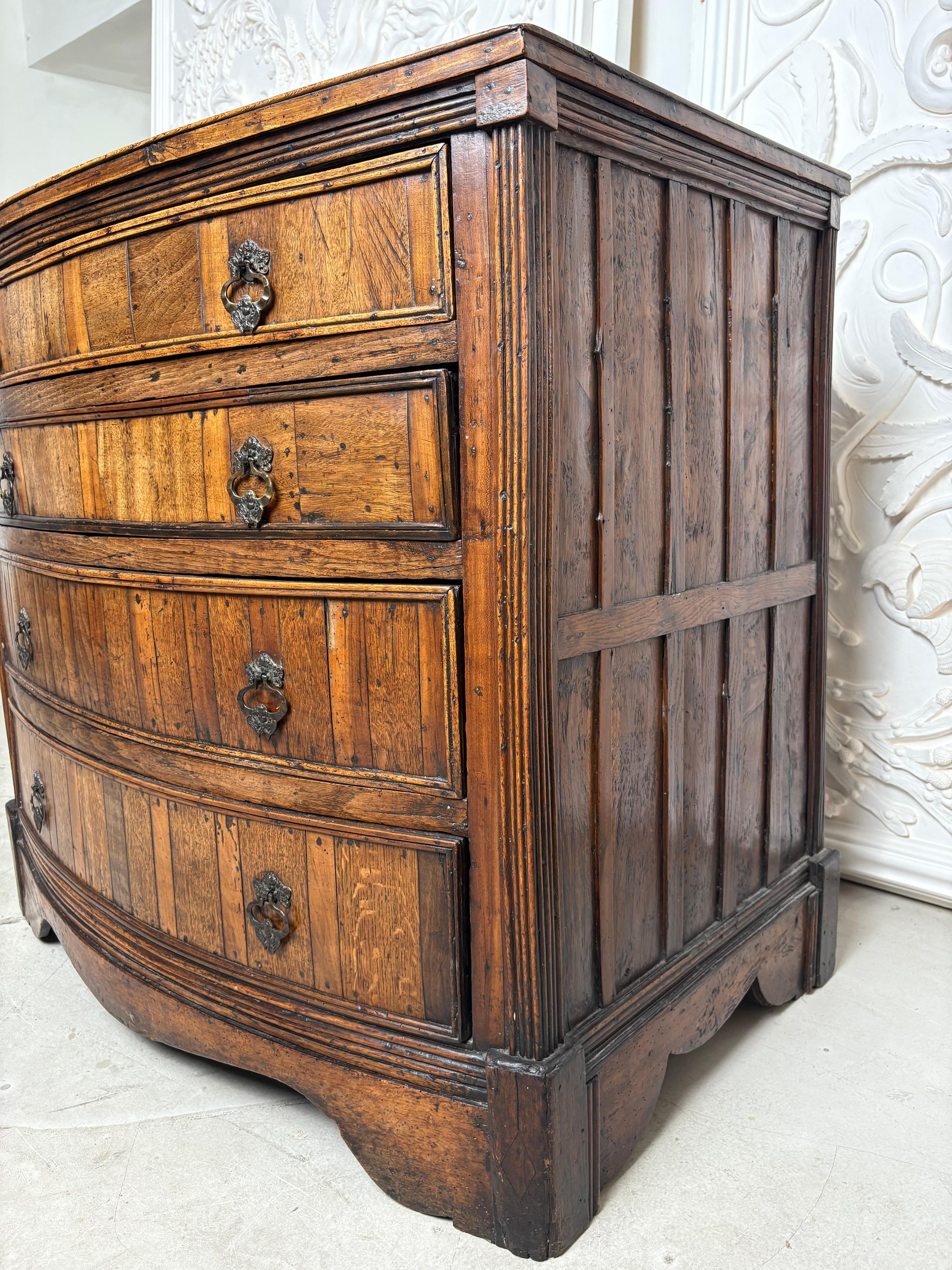 18th Century German Oak Commode For Sale 4