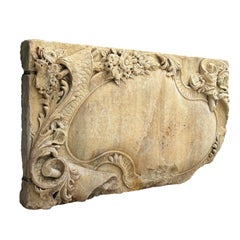 Deutsches Paar ähnlicher antiker barocker Sandstein-Wandreliefs aus dem 18. Jahrhundert