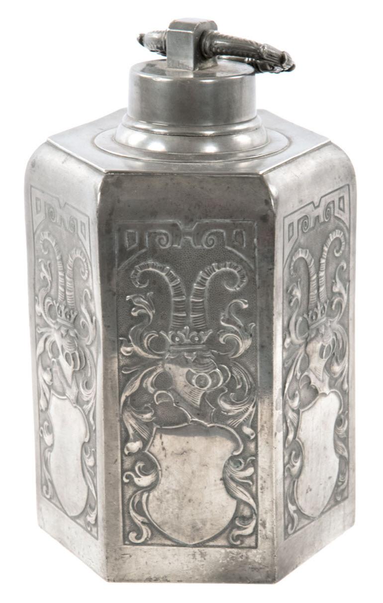 18th Century German Pewter Canister with Armorial Engravings In Good Condition For Sale In Salt Lake City, UT