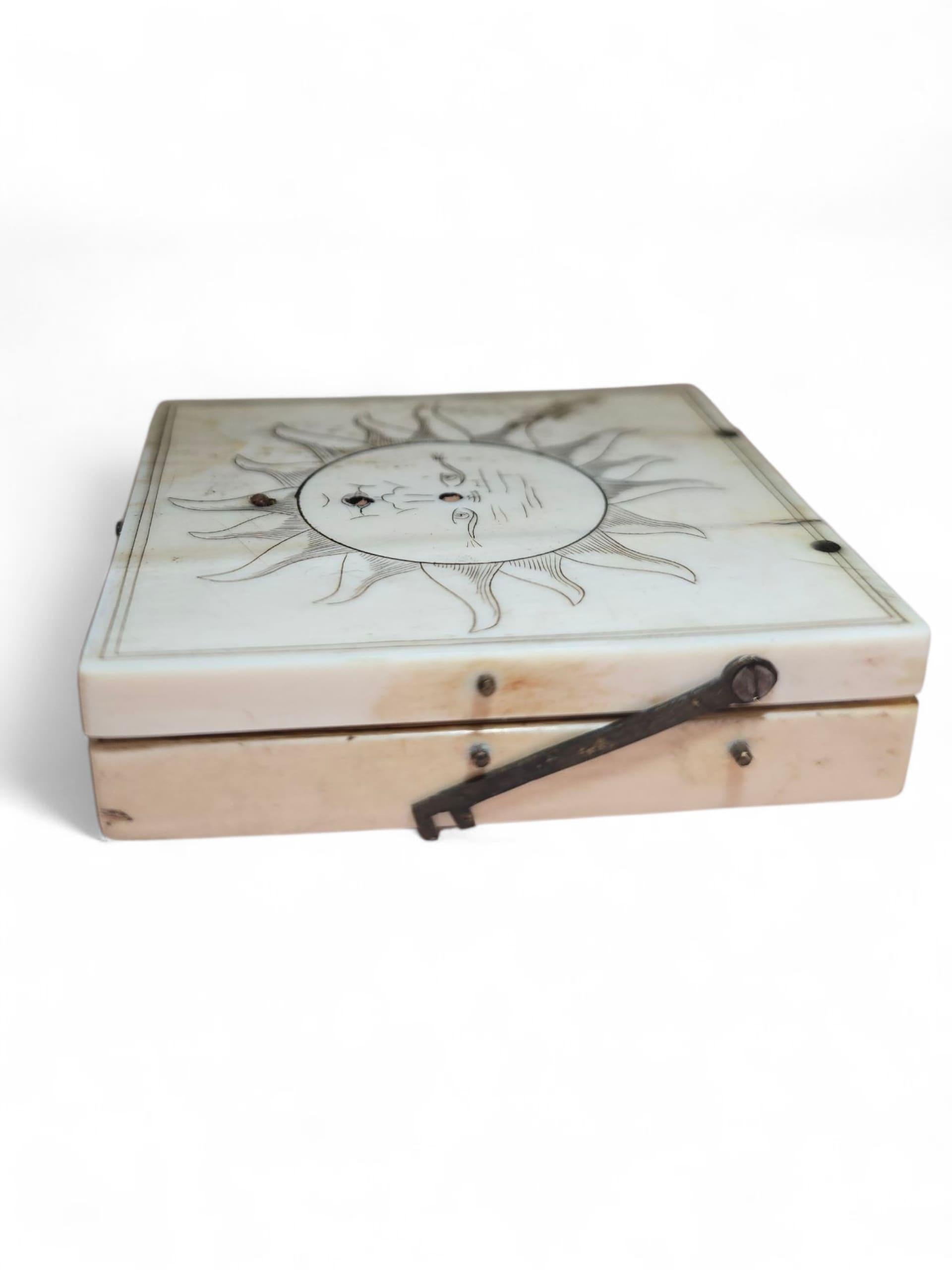 Cadran solaire portatif allemand en ivoire du 18e siècle - probablement Nuremberg en vente 1