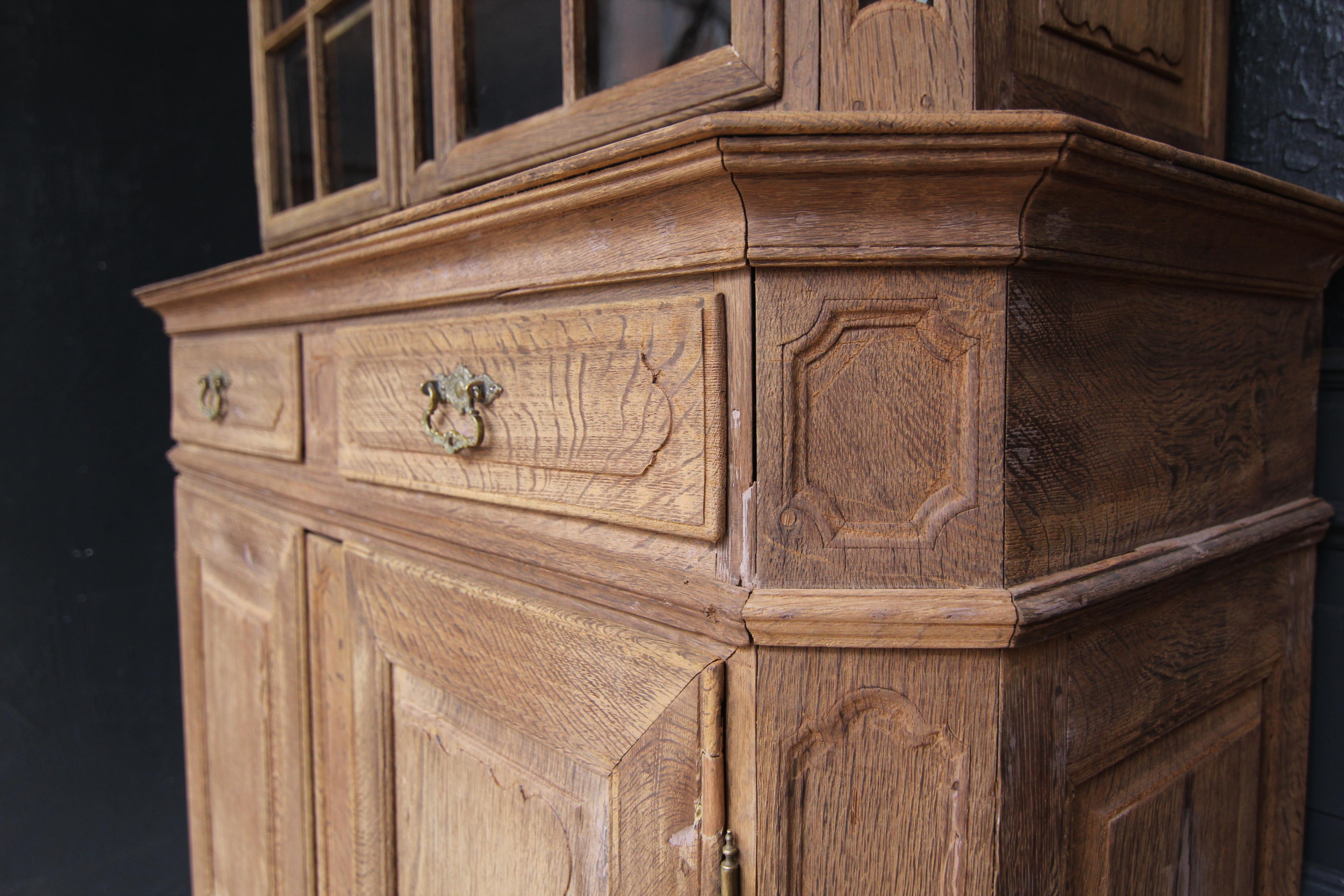 18th Century German Stripped Oak Baroque Display Cabinet For Sale 6