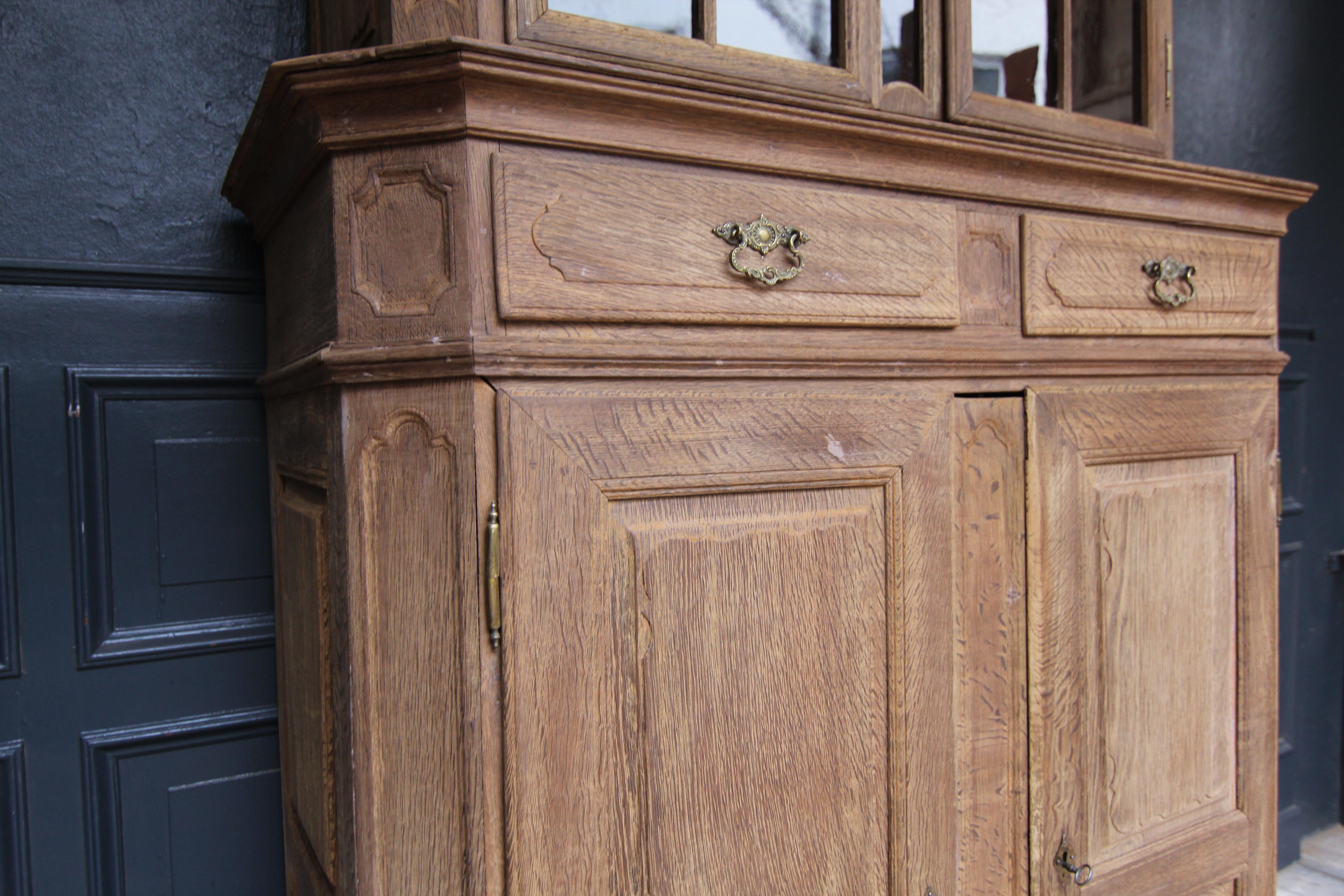 18th Century German Stripped Oak Baroque Display Cabinet For Sale 9