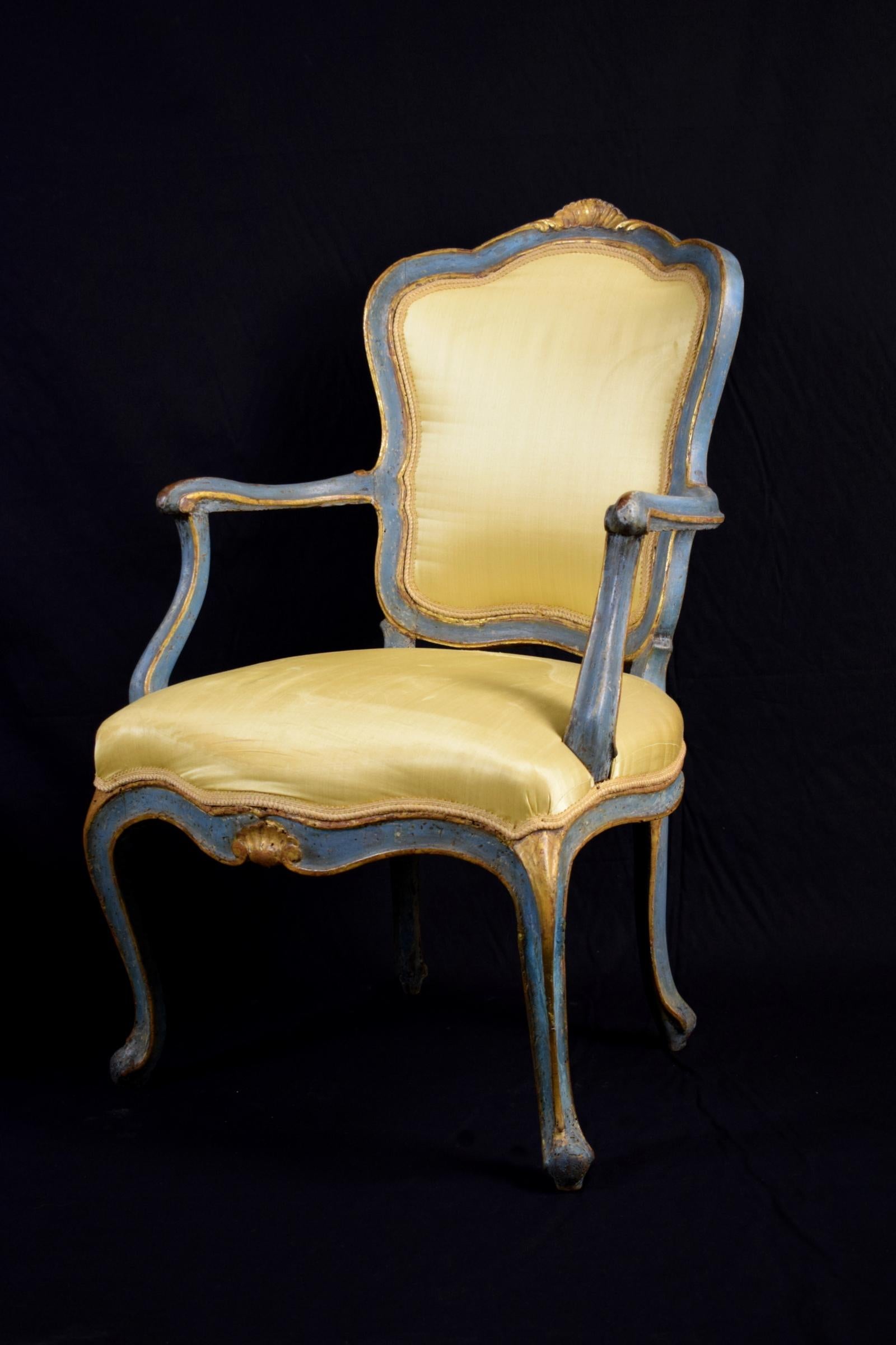 18th Century Gilded and Lacquered Venetian Louis XV Period Pair of Armchairs 14