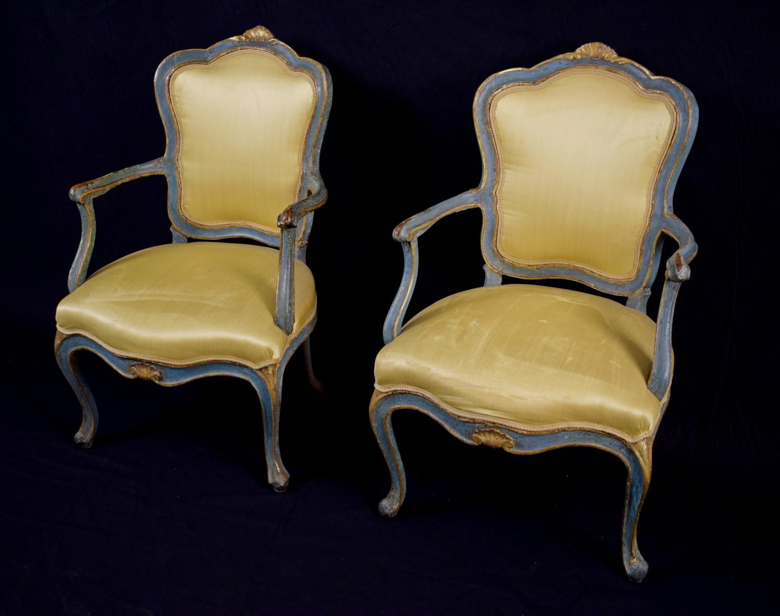 18th Century Gilded and Lacquered Venetian Louis XV Period Pair of Armchairs 4