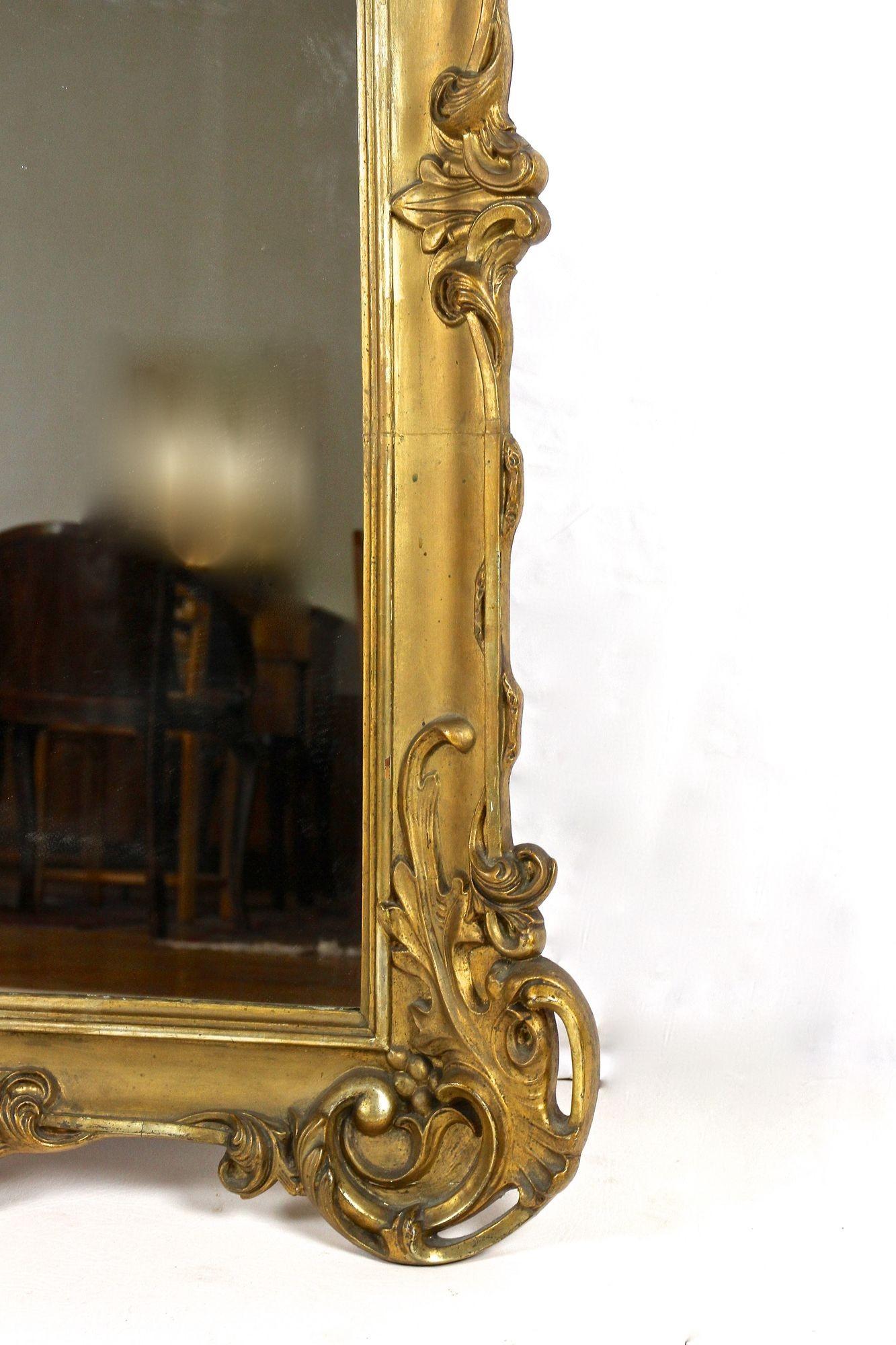 18th Century Gilt Baroque Wall Mirror Hand Carved, Austria, circa 1780 2