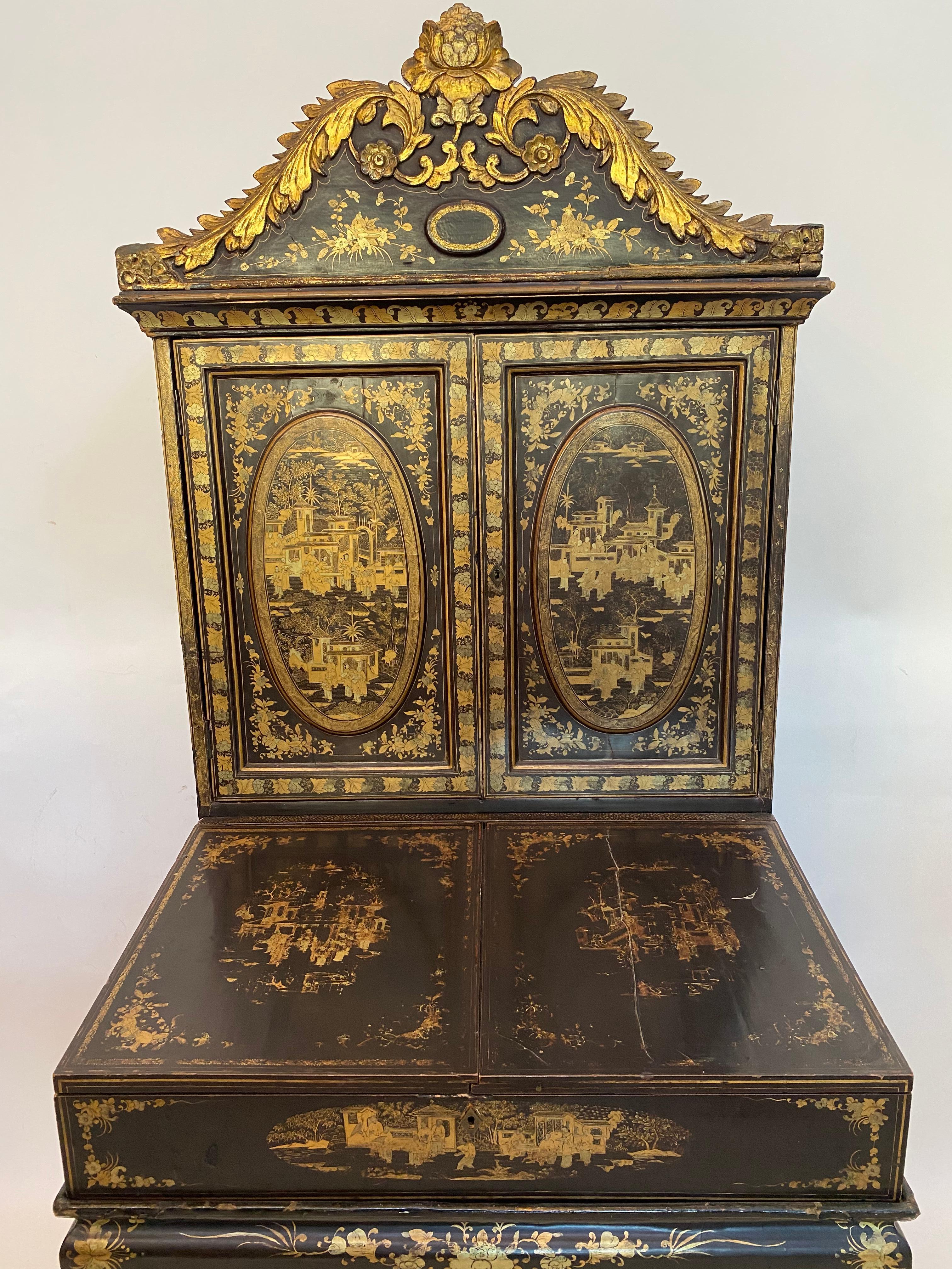Qing 18th Century Gilt Black Chinese Larquer Cabinet Desk  For Sale