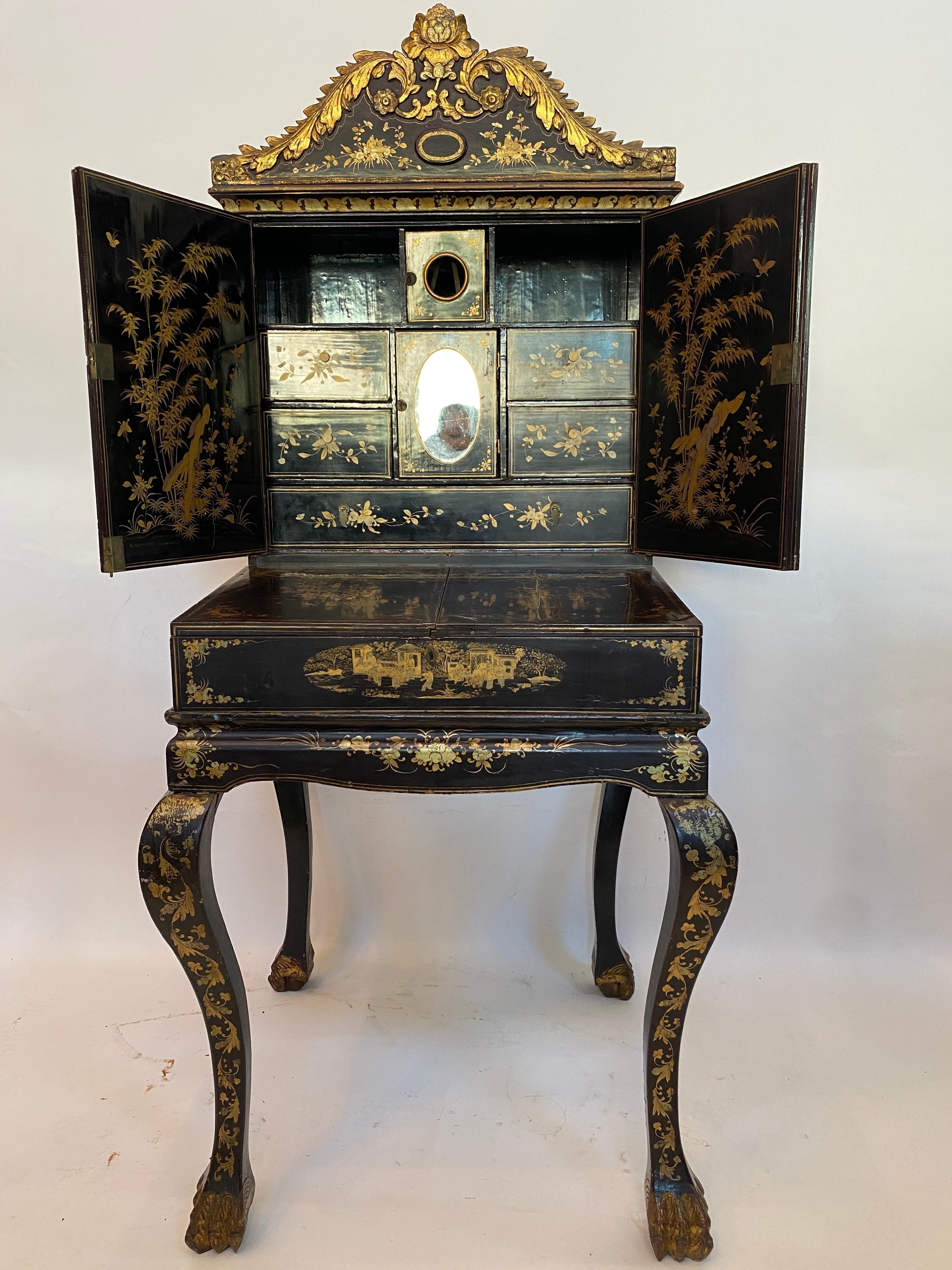 18th Century Gilt Black Chinese Larquer Cabinet Desk  In Good Condition For Sale In Brea, CA