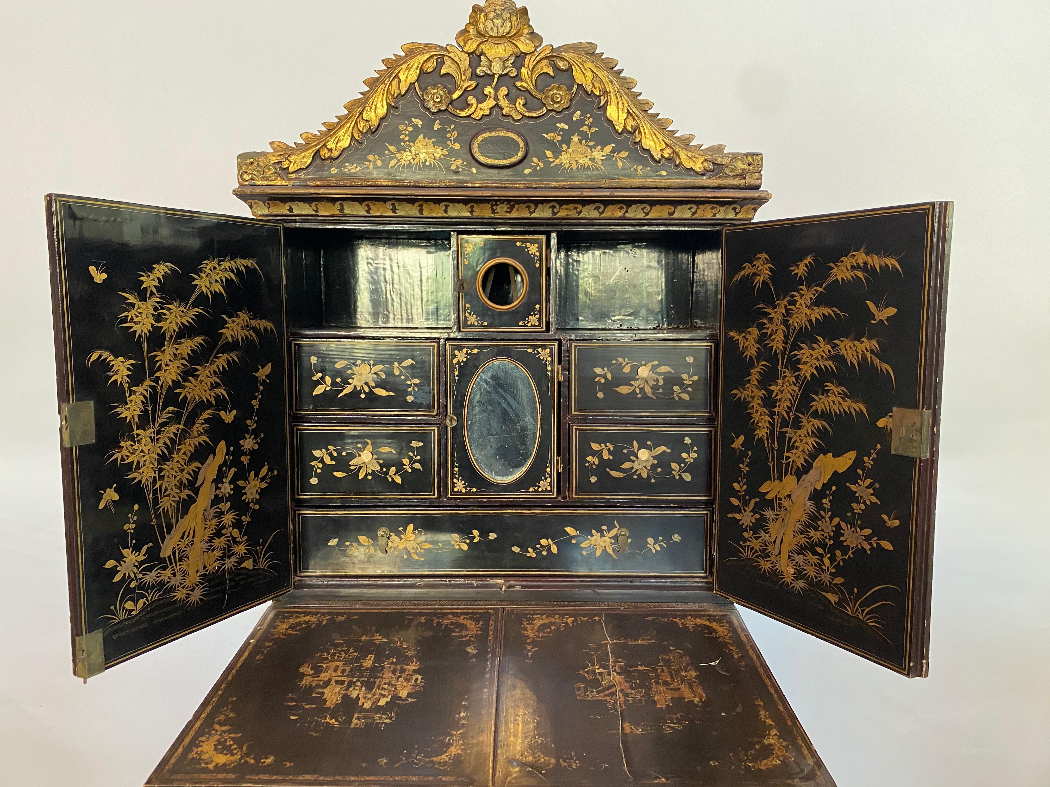 18th Century Gilt Black Chinese Larquer Cabinet Desk  For Sale 1