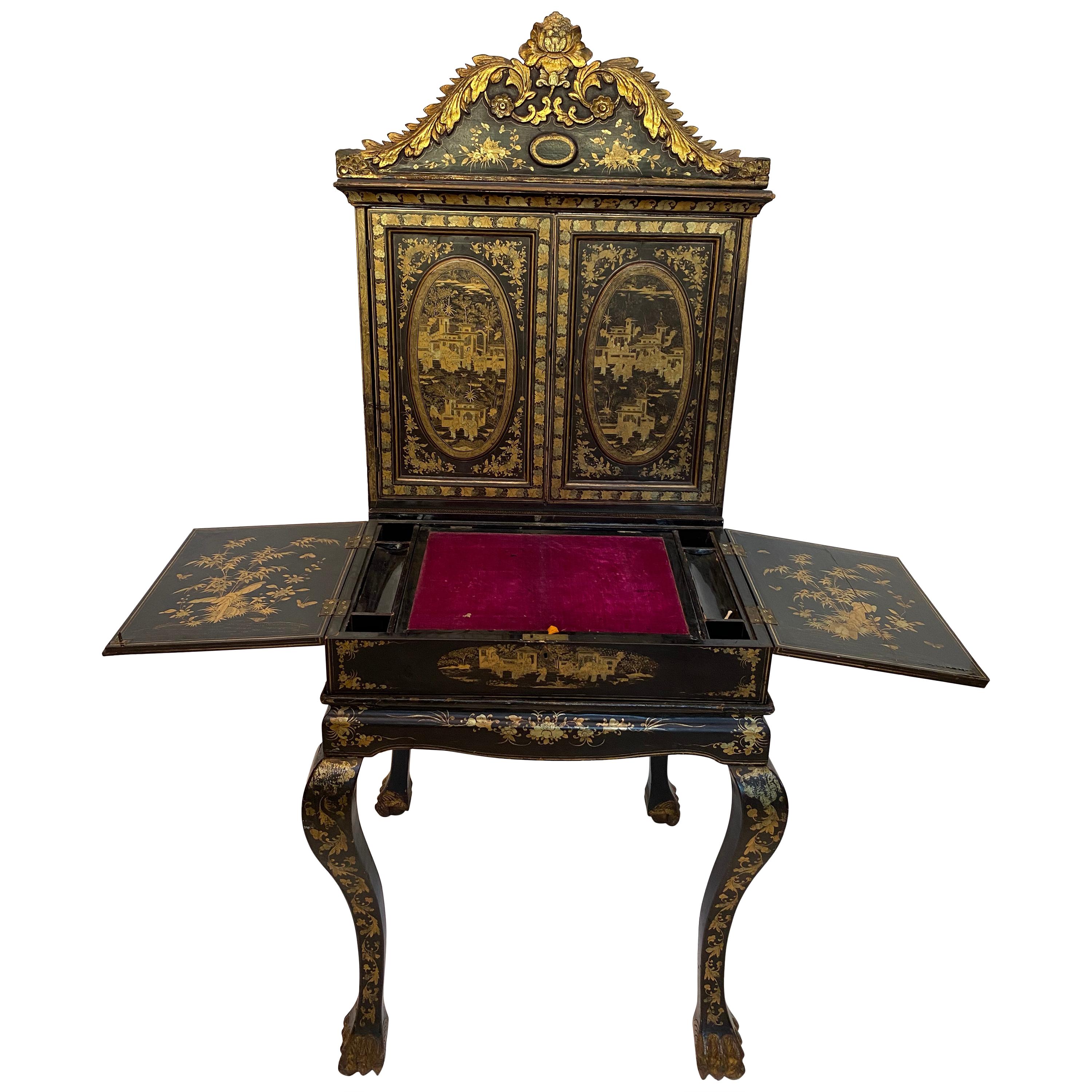 Vergoldeter schwarzer chinesischer Lack-Schrank-Schreibtisch, 18. Jahrhundert 