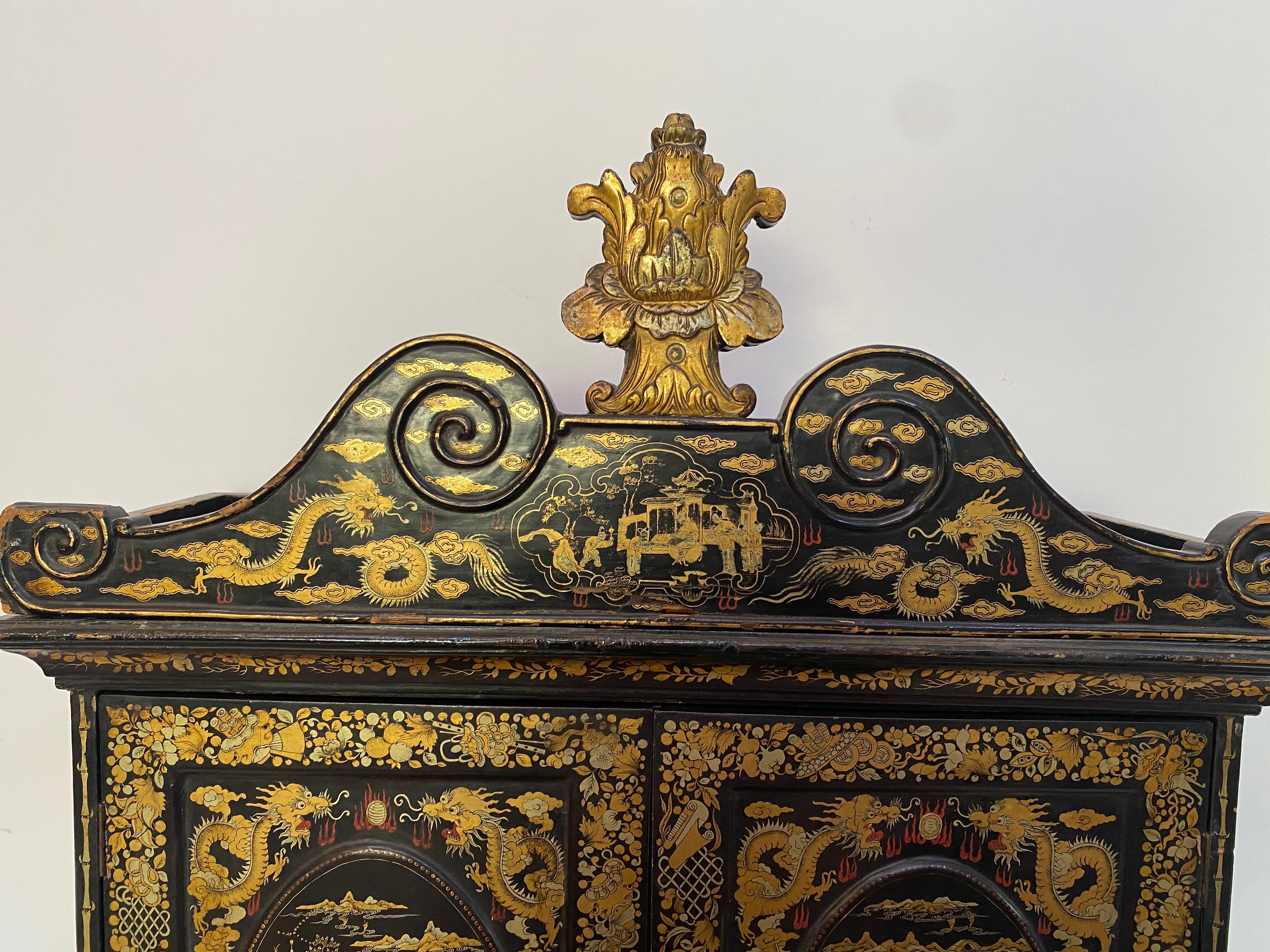 18th Century Gilt Black Lacquer Chinese Ladies Dressing Chest For Sale 2