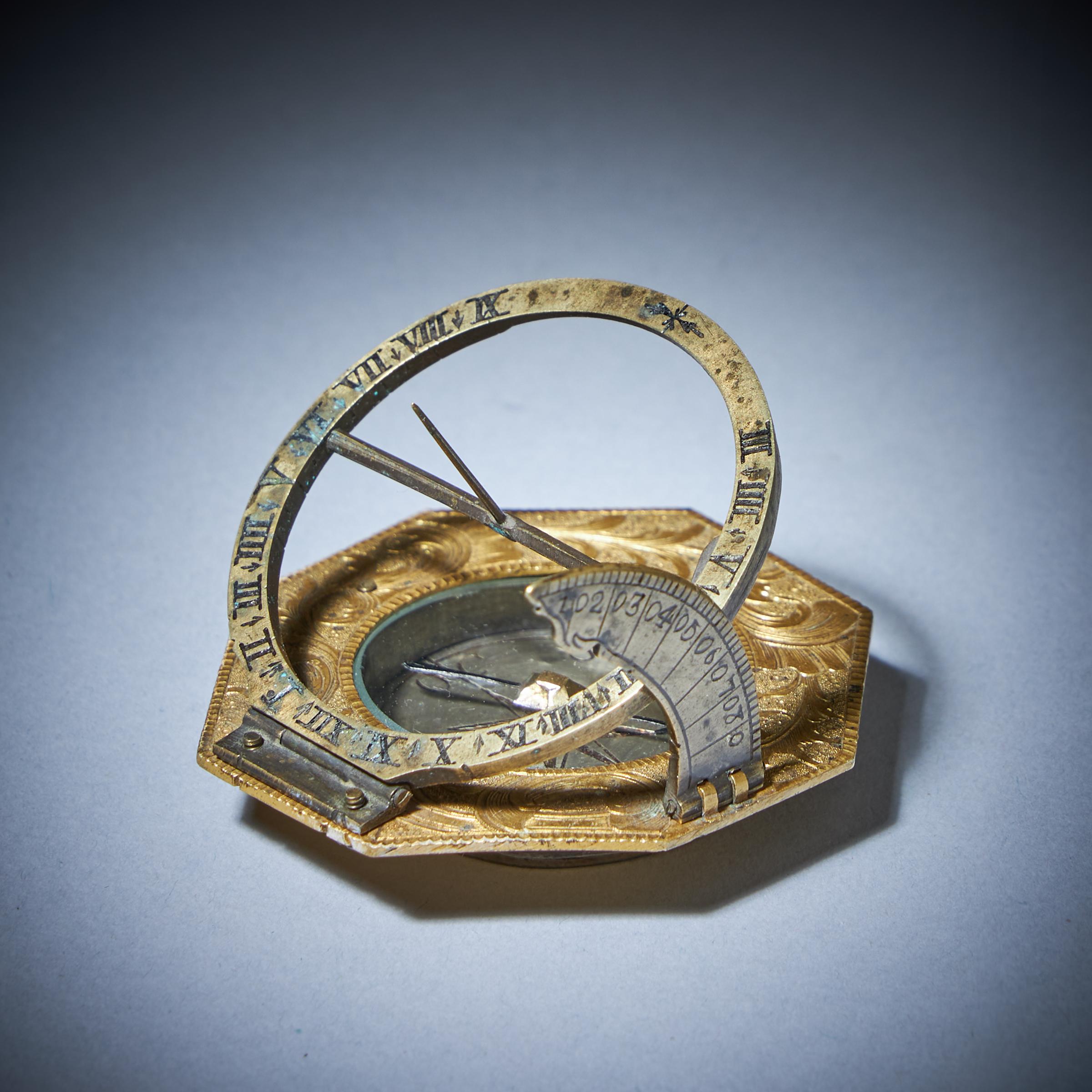 18th Century Gilt Brass and Silver Pocket or Miniature Sundial Compass with Case In Good Condition In Oxfordshire, United Kingdom