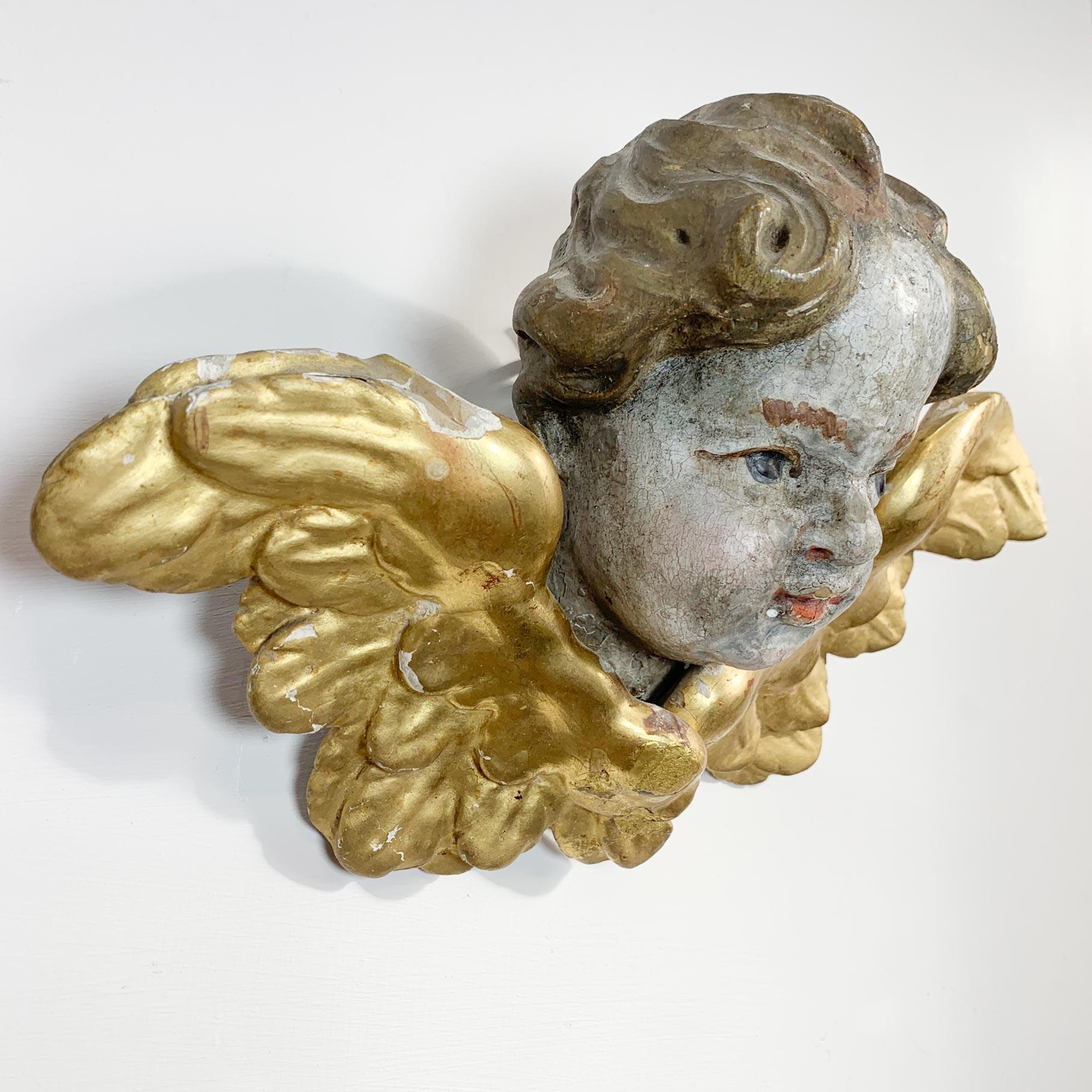  Putti / chérubin du 18ème siècle en bois doré et peint en polychrome en vente 2