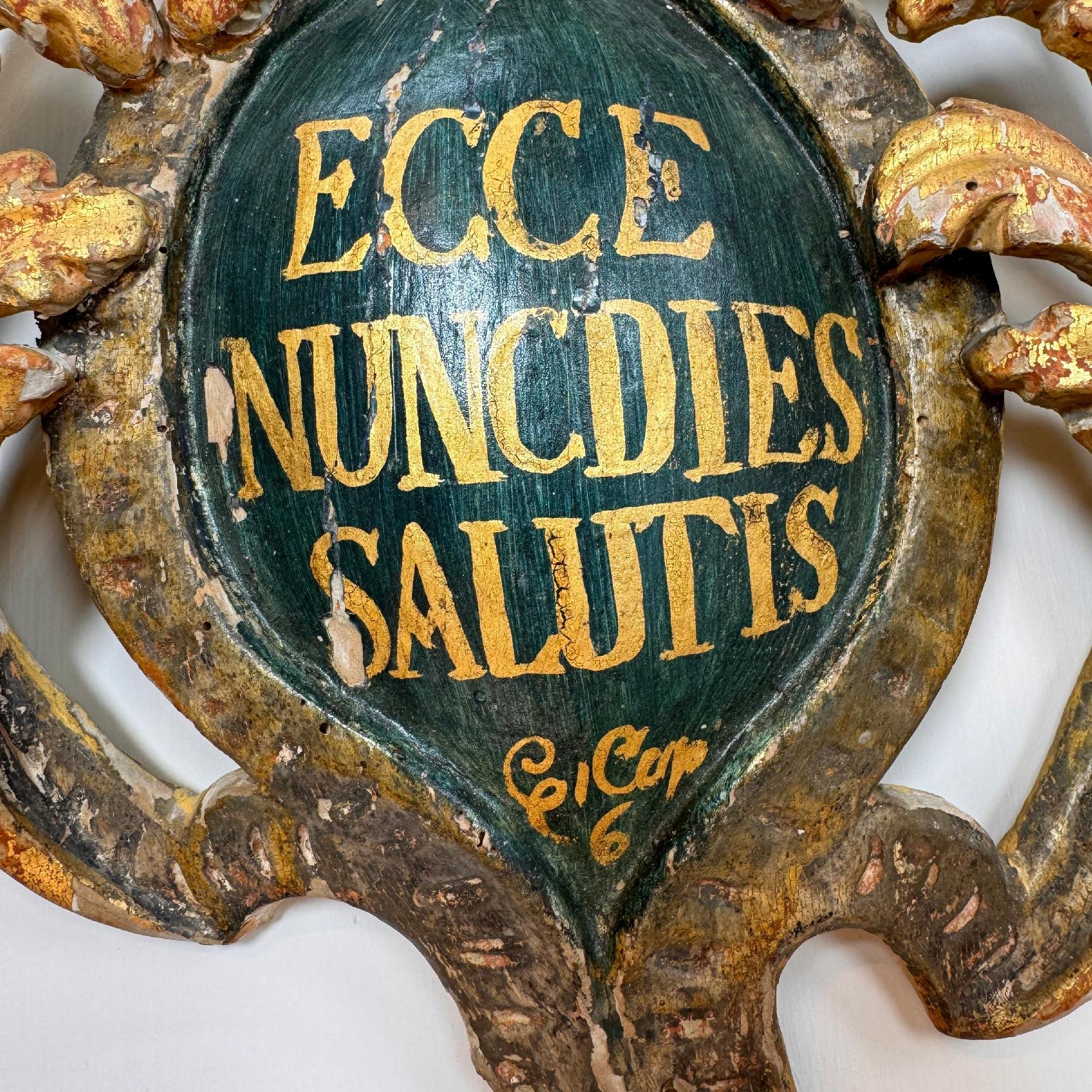 Gesso 18th Century Giltwood and Polychrome Painted Shield ECCE NUNCDIES SALUTIS For Sale